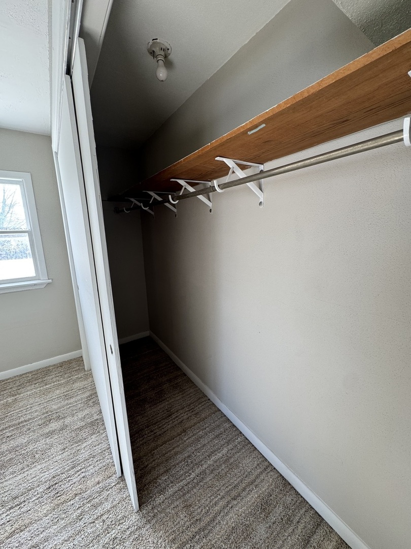 1616 Glenwood Avenue, Joliet, IL 60435