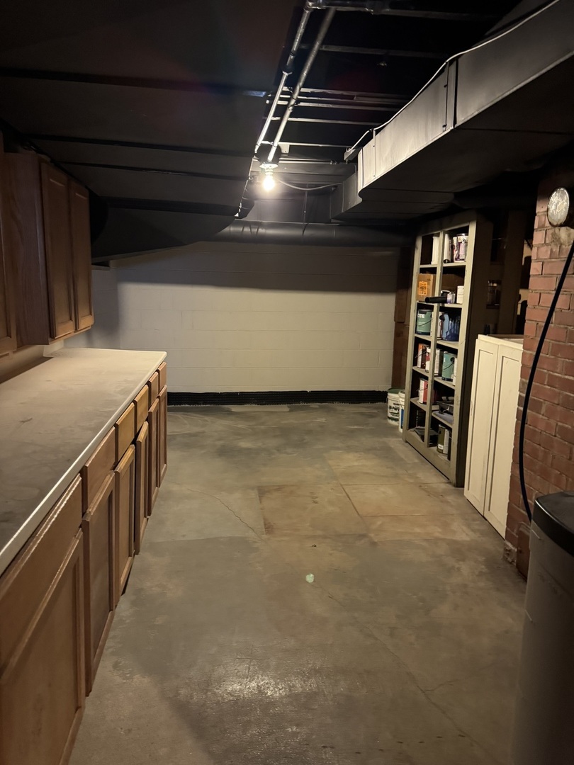 1616 Glenwood Avenue, Joliet, IL 60435