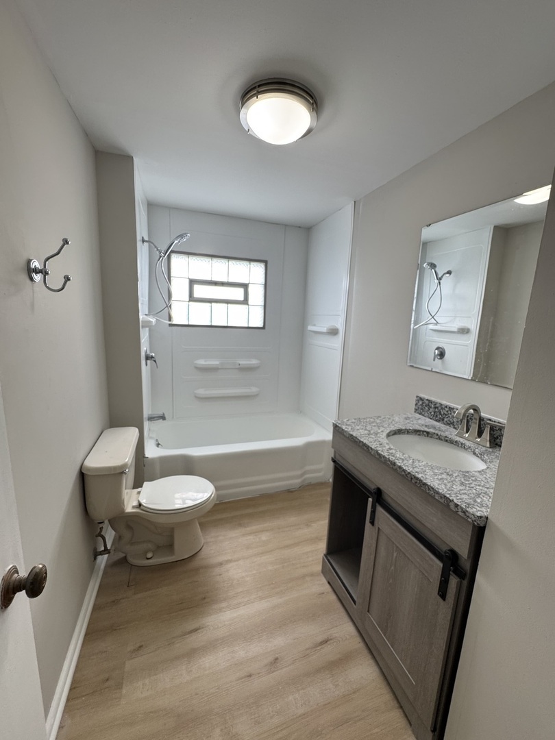 1616 Glenwood Avenue, Joliet, IL 60435