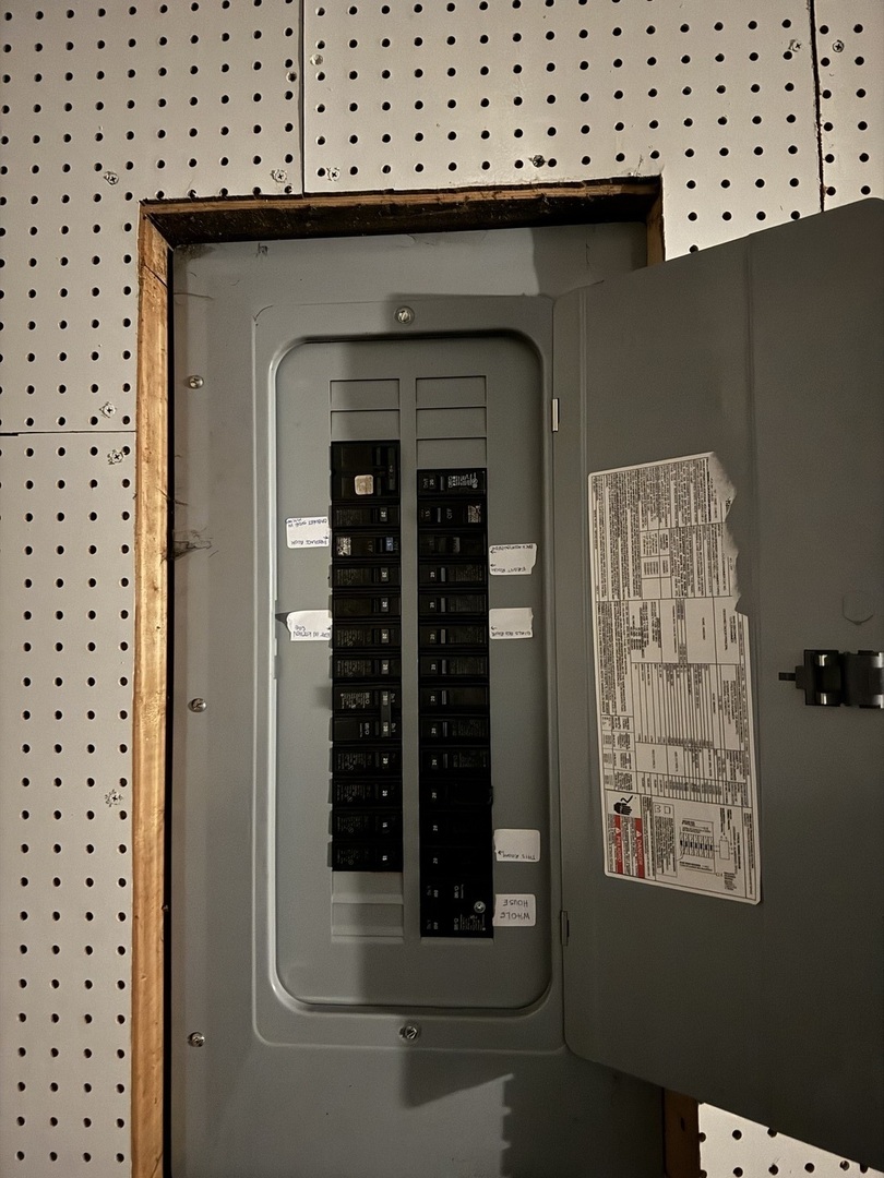 1616 Glenwood Avenue, Joliet, IL 60435