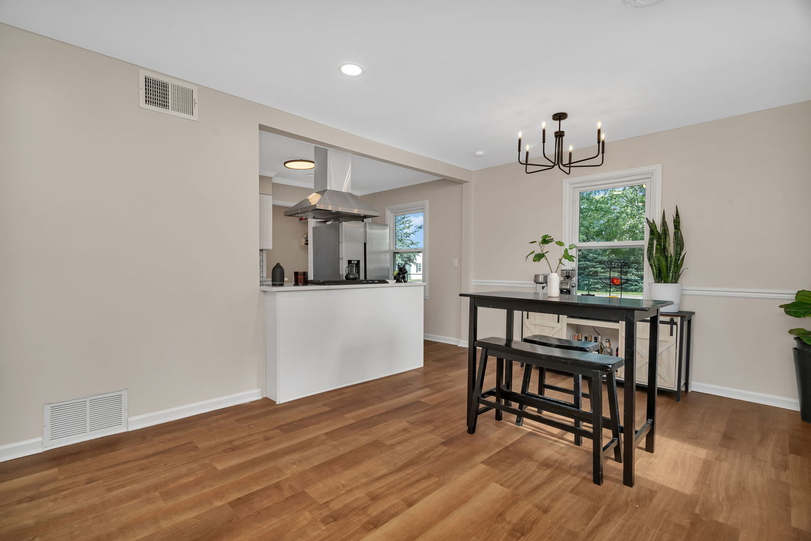 1901 Wilcox Street, Crest Hill, IL 60403