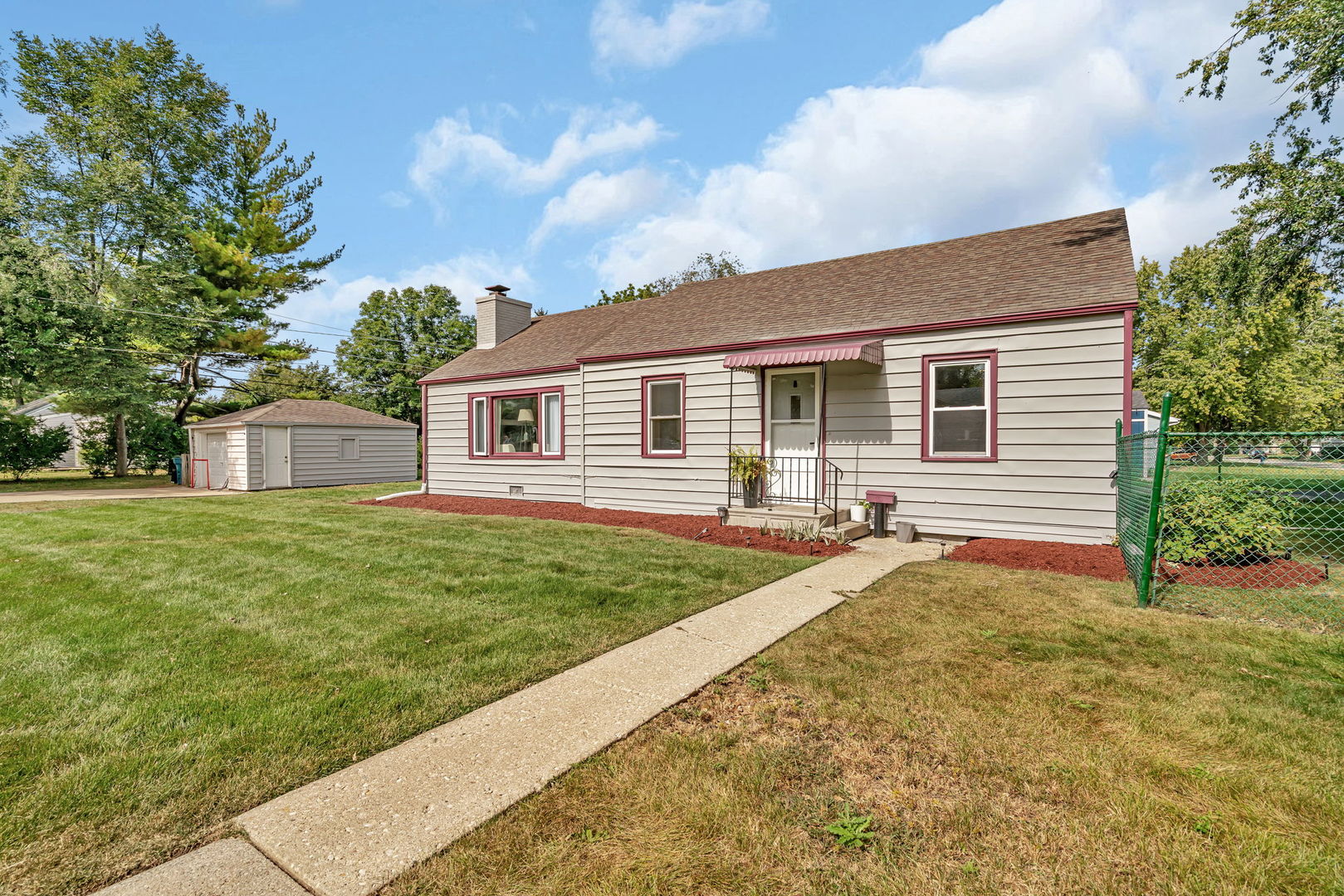 1901 Wilcox Street, Crest Hill, IL 60403