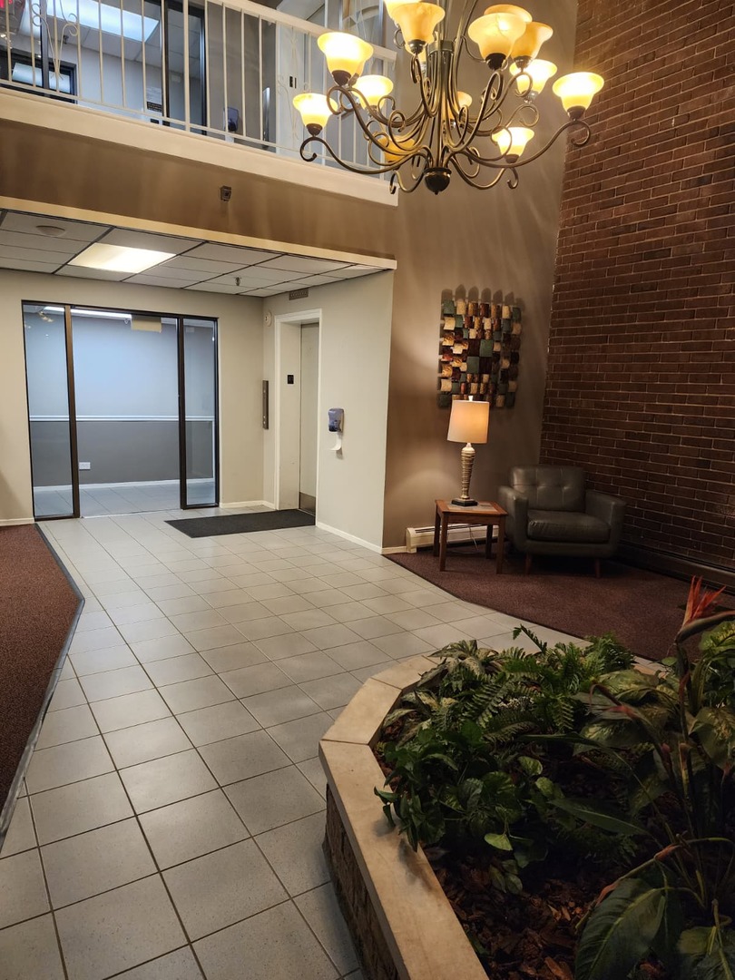 235 N Mill Road #106B, Addison, IL 60101