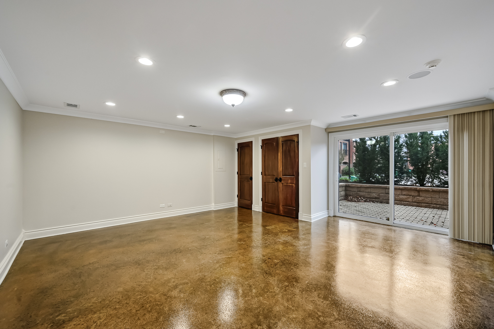 2S719 Williamsburg Court, Oak Brook, IL 60523