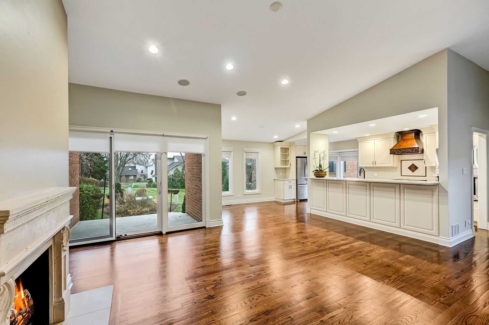 2S719 Williamsburg Court, Oak Brook, IL 60523