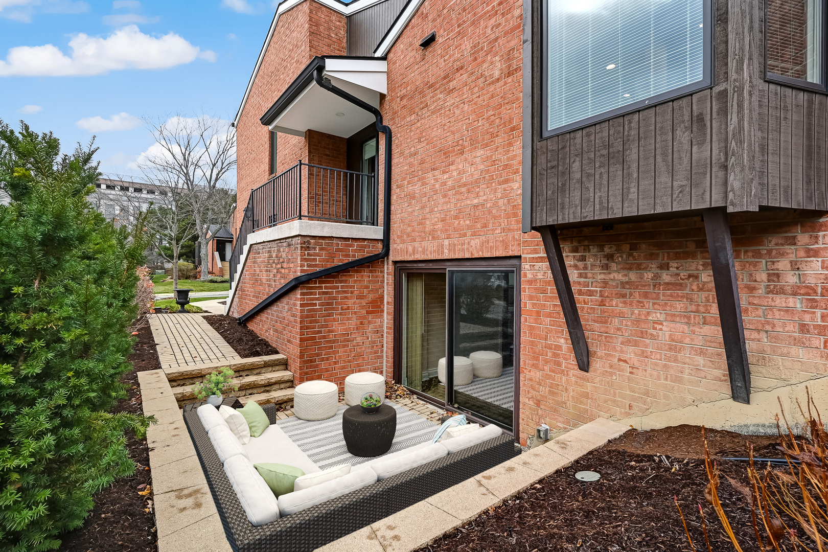 2S719 Williamsburg Court, Oak Brook, IL 60523