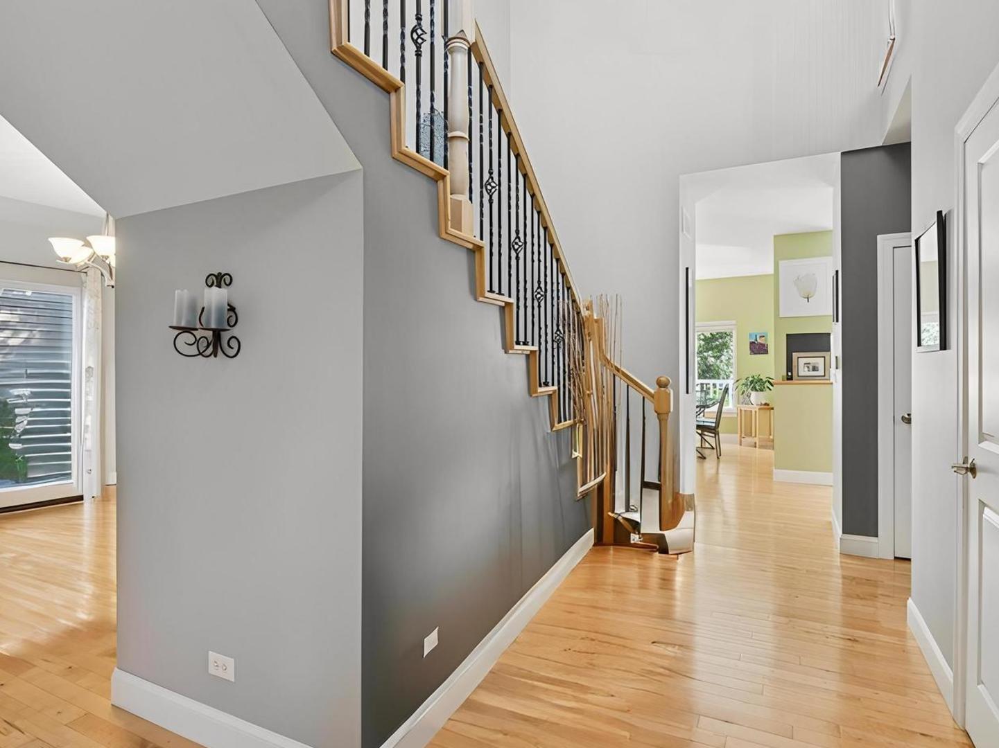 980 Dakota Drive, Woodstock, IL 60098