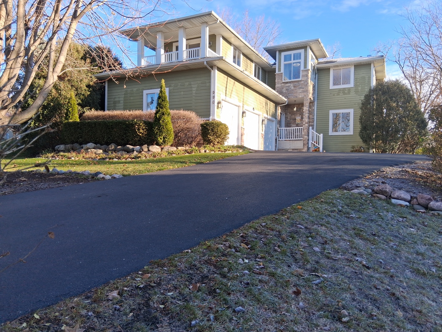 980 Dakota Drive, Woodstock, IL 60098