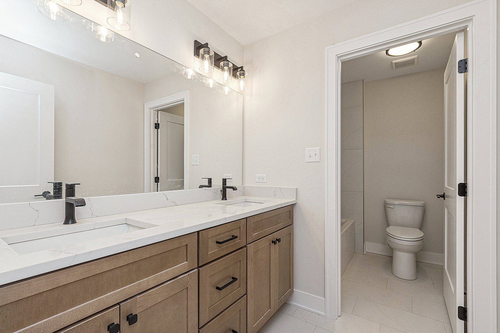 8195 Stanley Trail, Frankfort, IL 60423