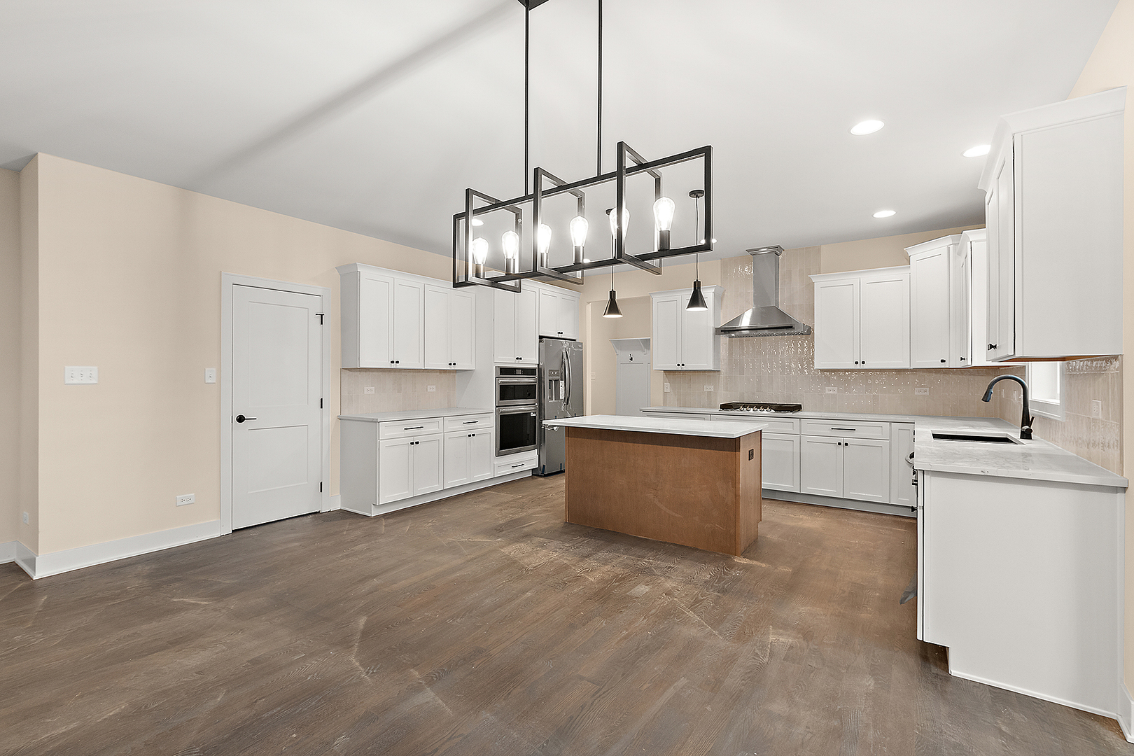 8195 Stanley Trail, Frankfort, IL 60423