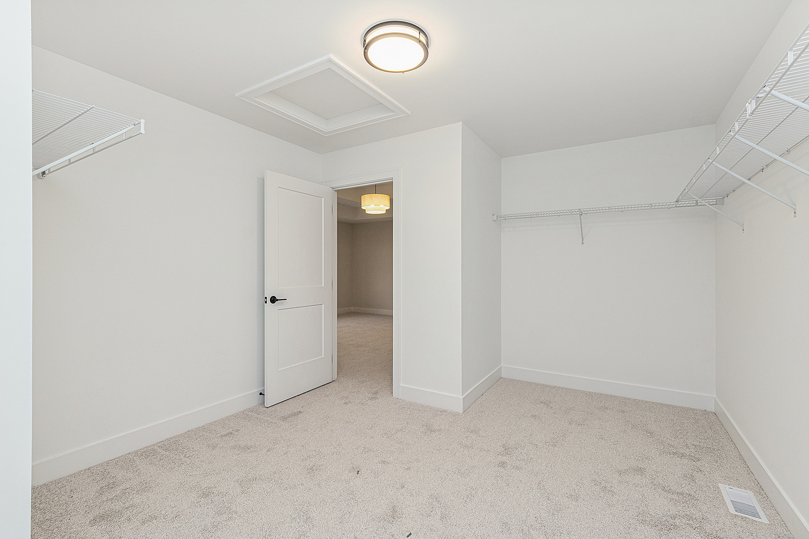 8195 Stanley Trail, Frankfort, IL 60423