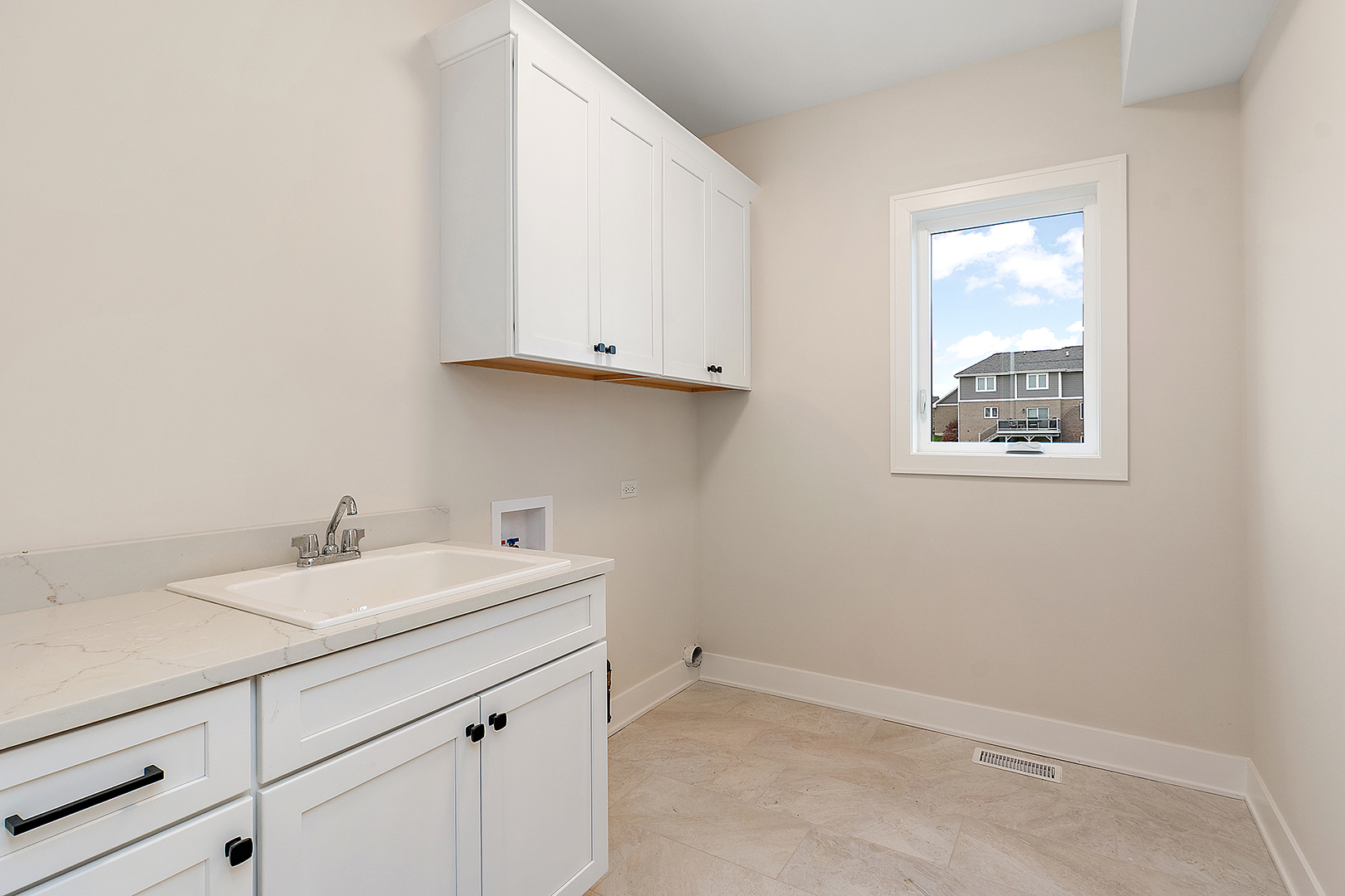 8195 Stanley Trail, Frankfort, IL 60423