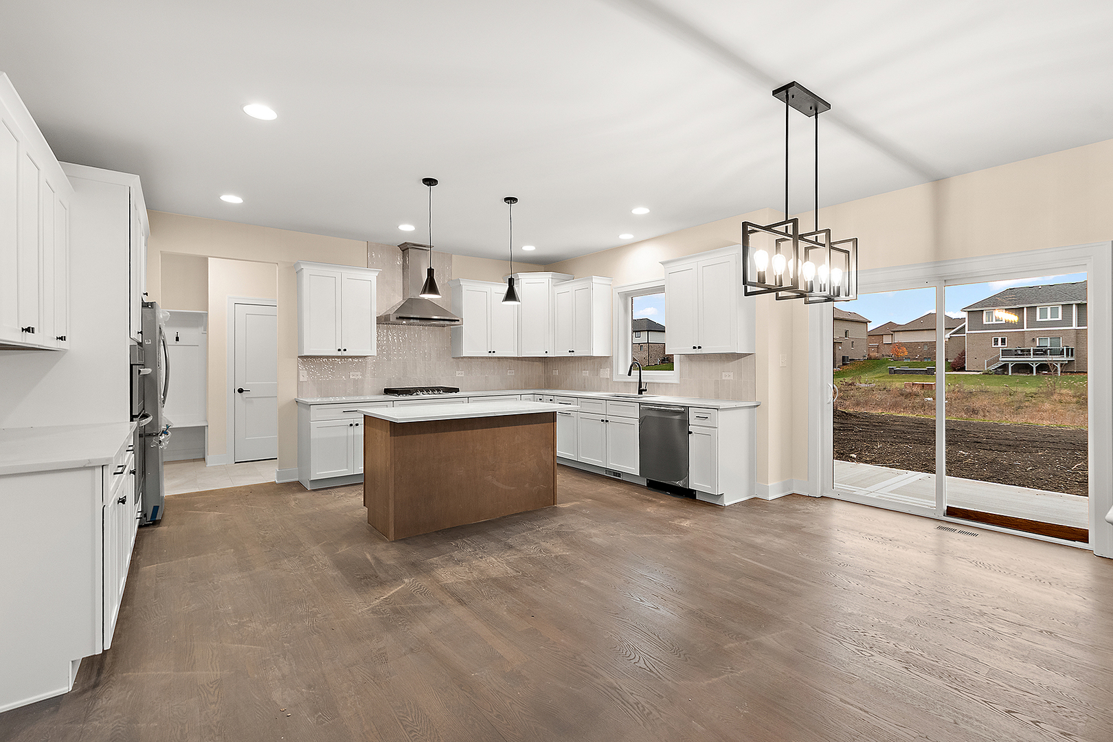 8195 Stanley Trail, Frankfort, IL 60423