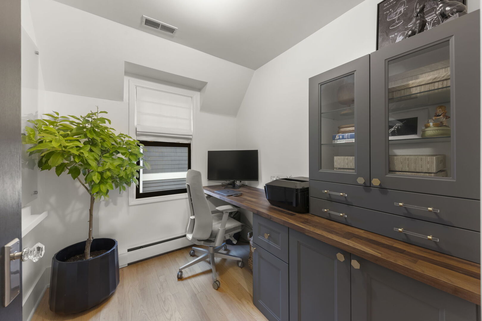 578 Lee Street, Glen Ellyn, IL 60137