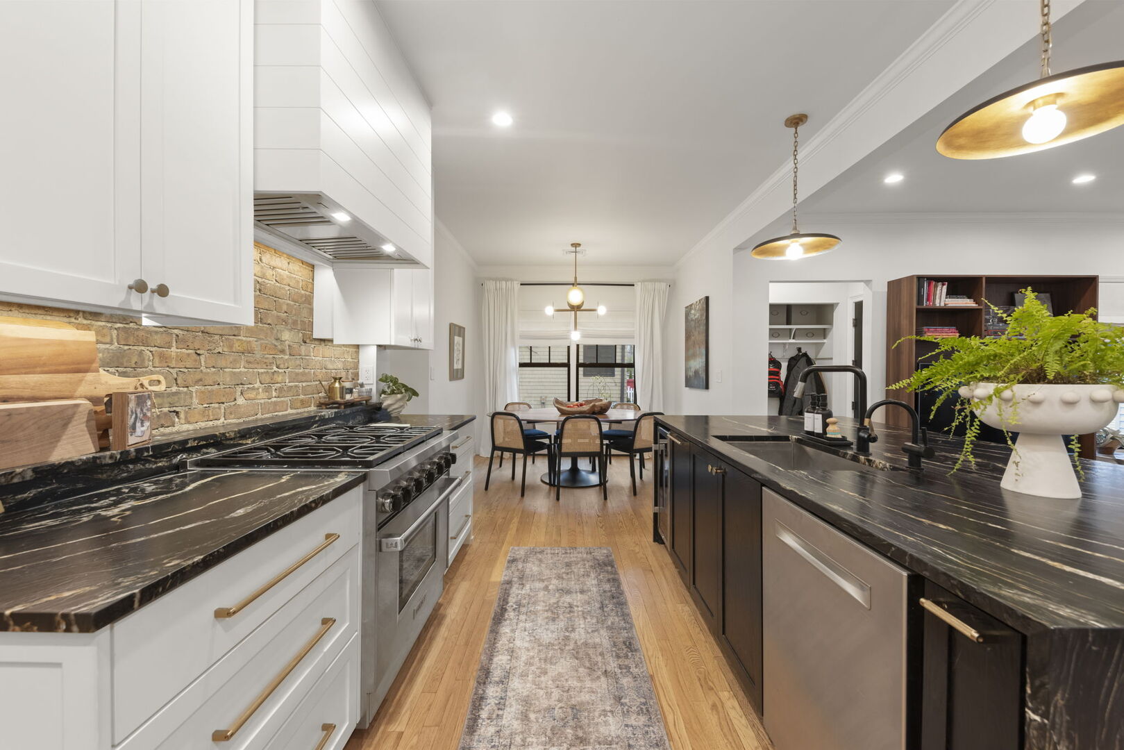 578 Lee Street, Glen Ellyn, IL 60137