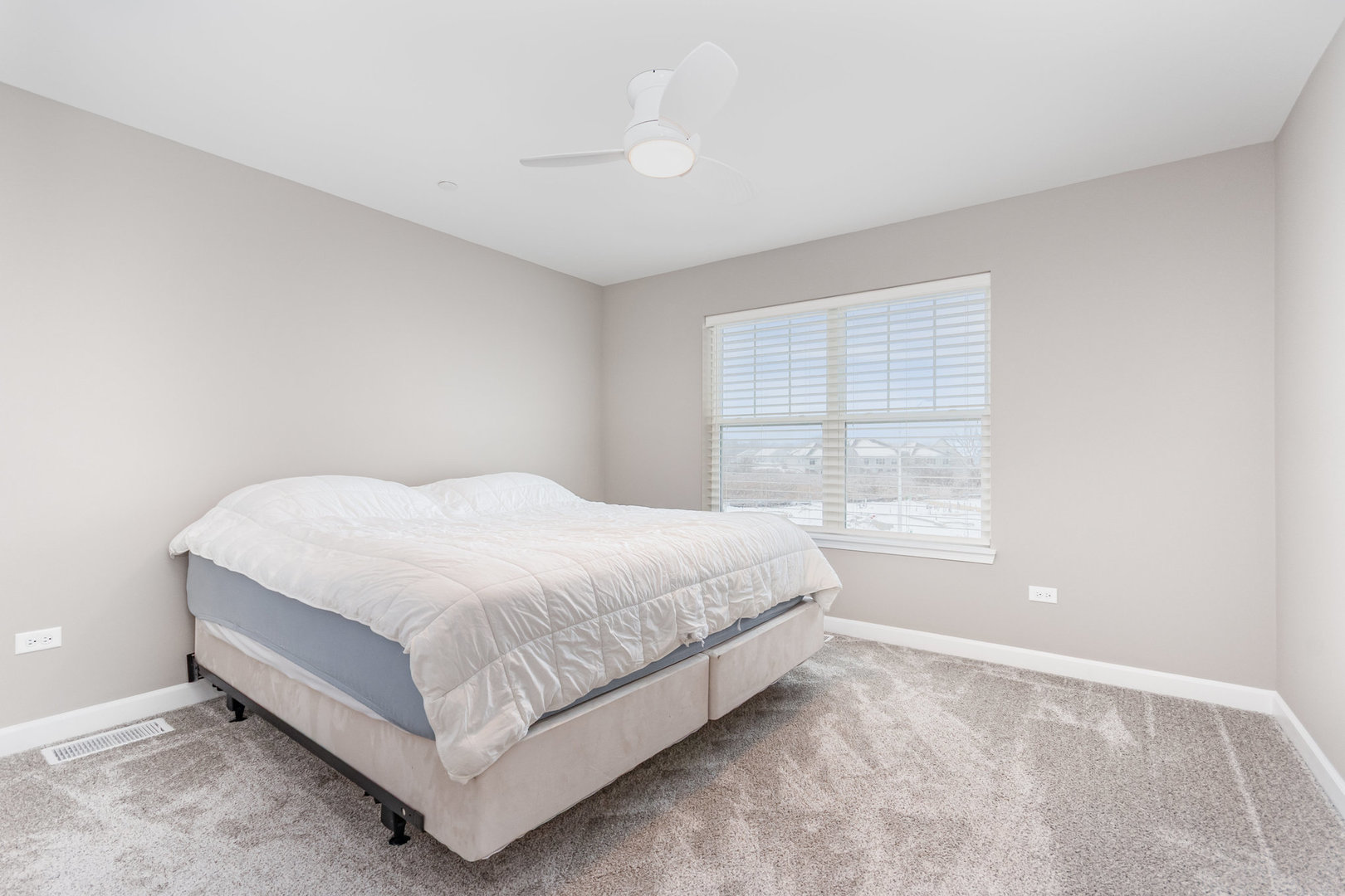 253 Masters Drive, Addison, IL 60101