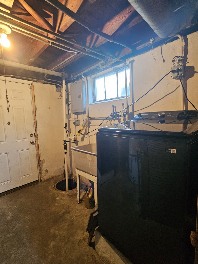 219 Village Drive, Northlake, IL 60164