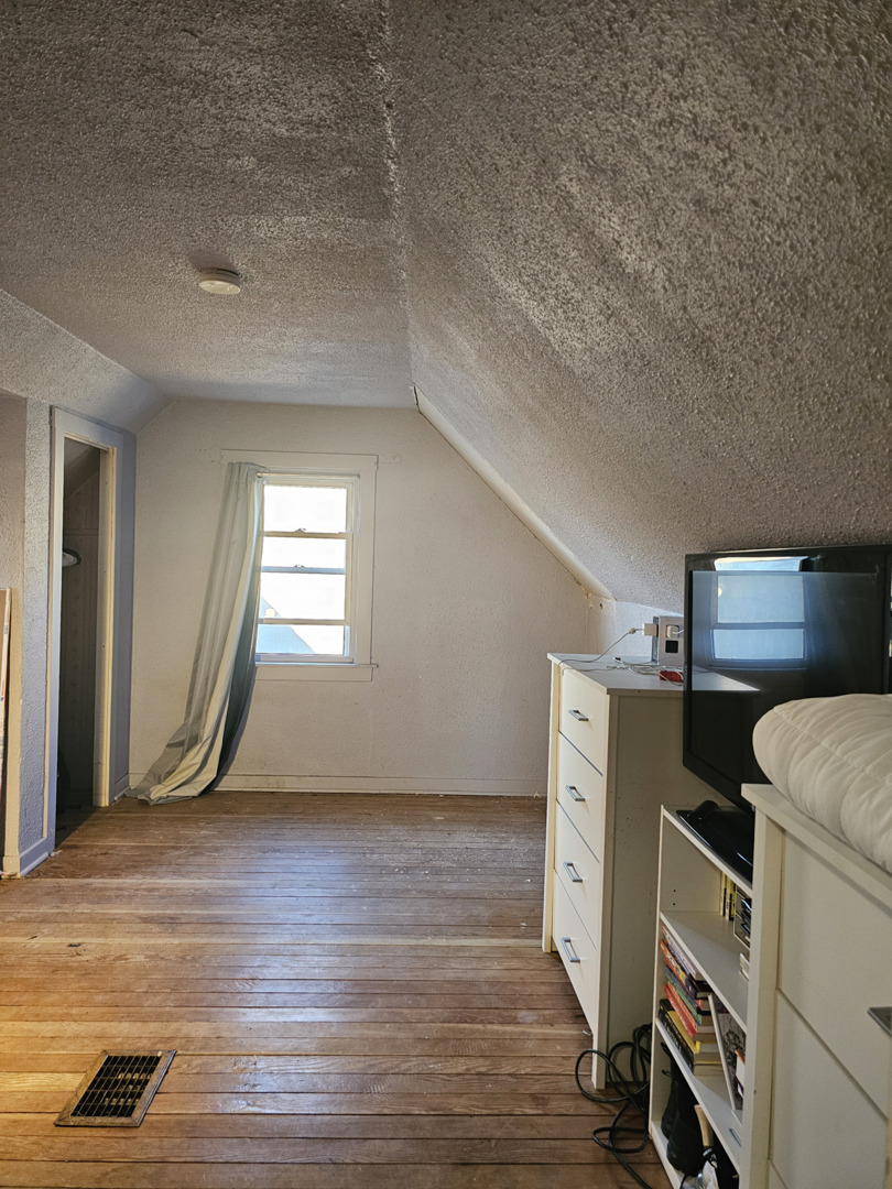 219 Village Drive, Northlake, IL 60164