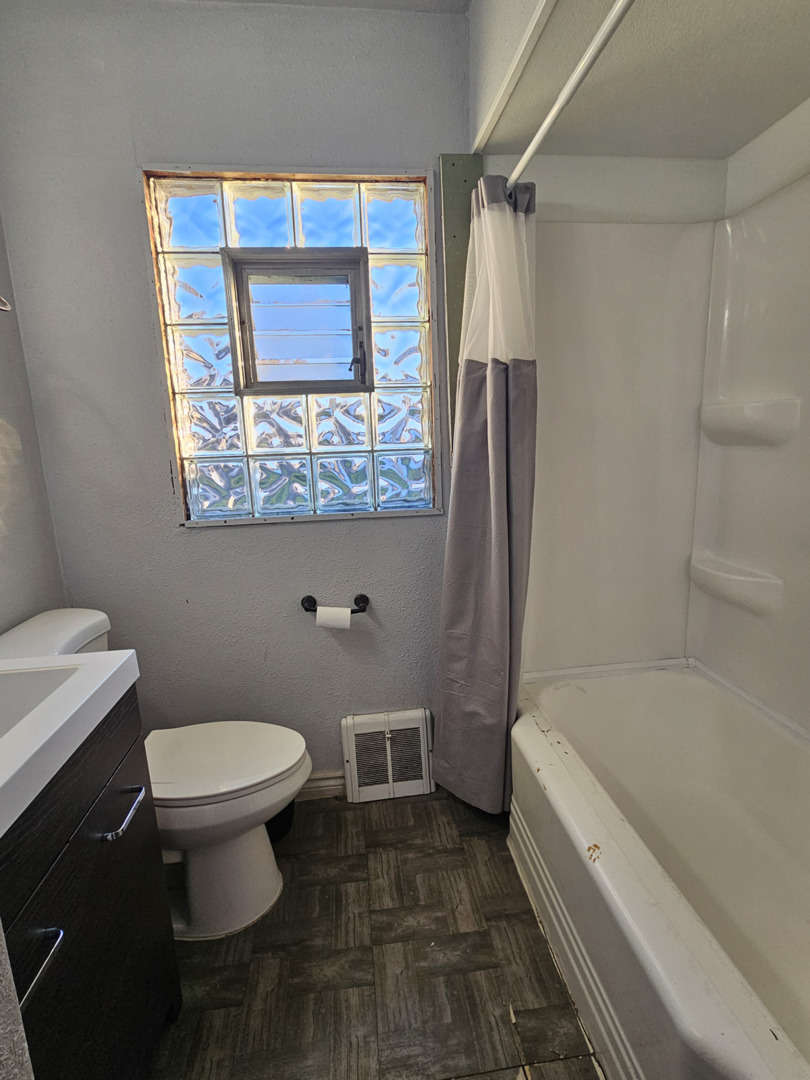 219 Village Drive, Northlake, IL 60164