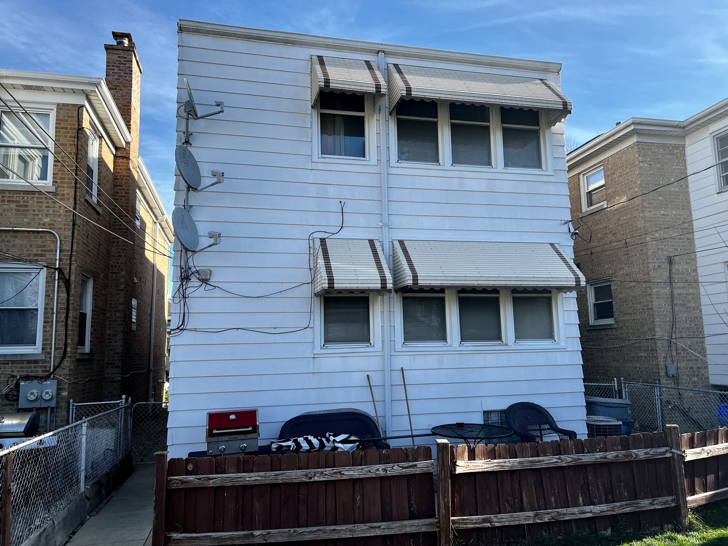 5552 N Major Avenue, Chicago, IL 60630