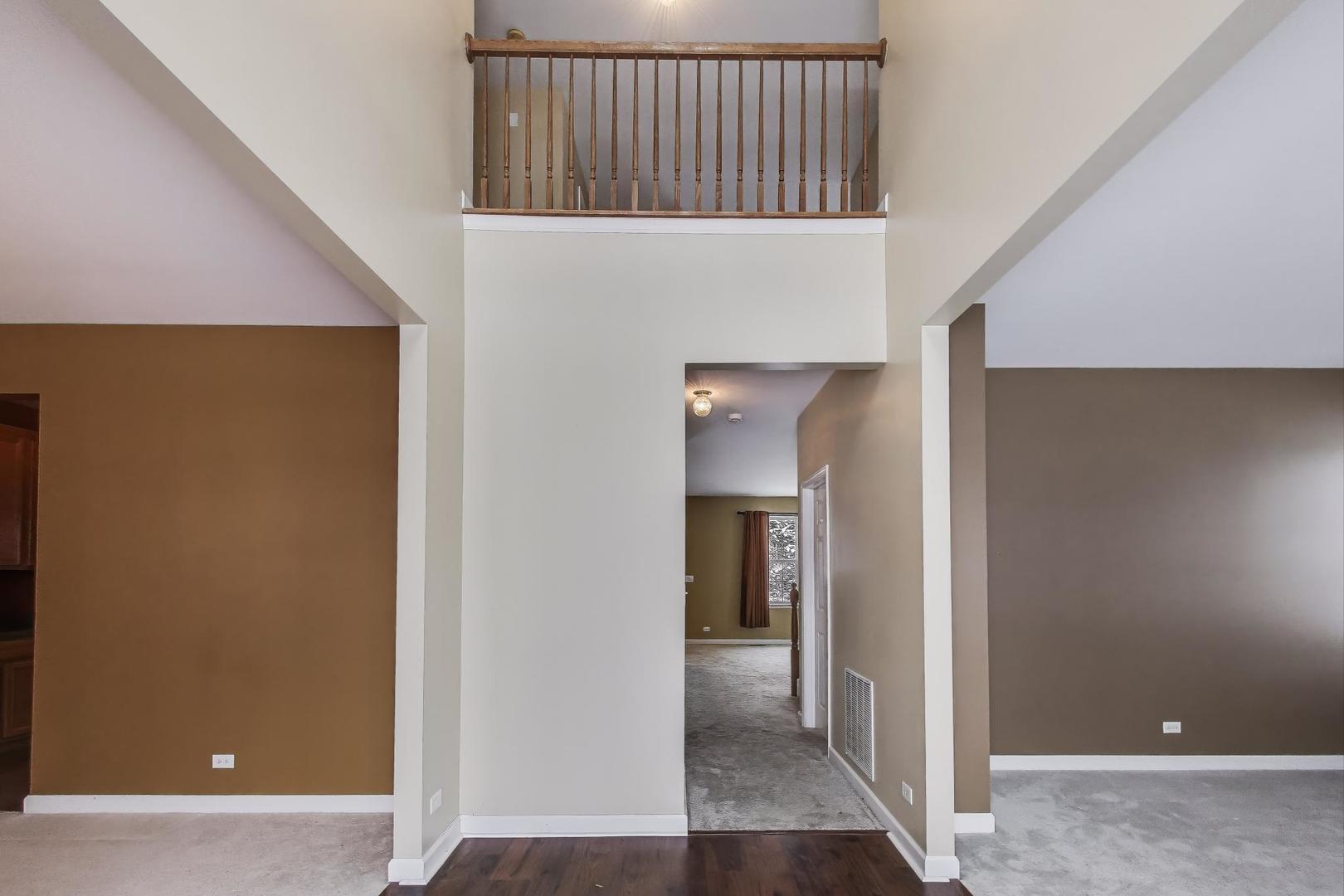 121 Preakness Drive, Oswego, IL 60543