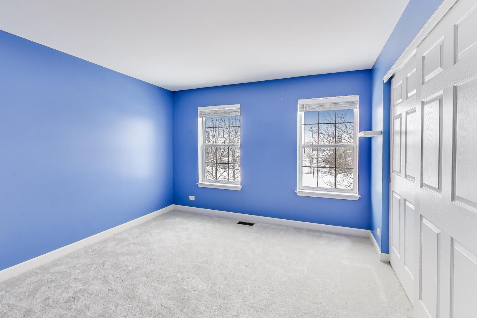 121 Preakness Drive, Oswego, IL 60543