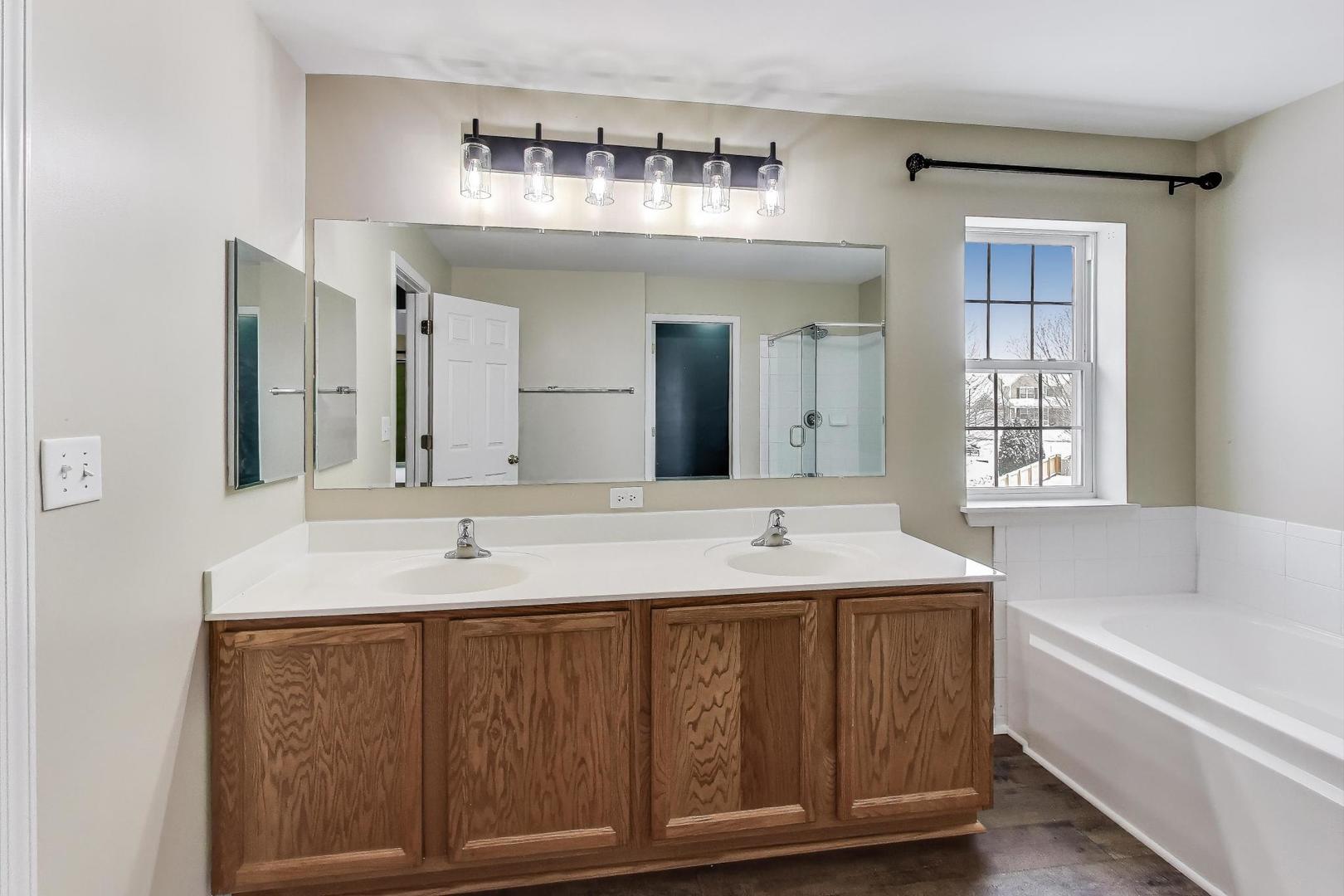 121 Preakness Drive, Oswego, IL 60543