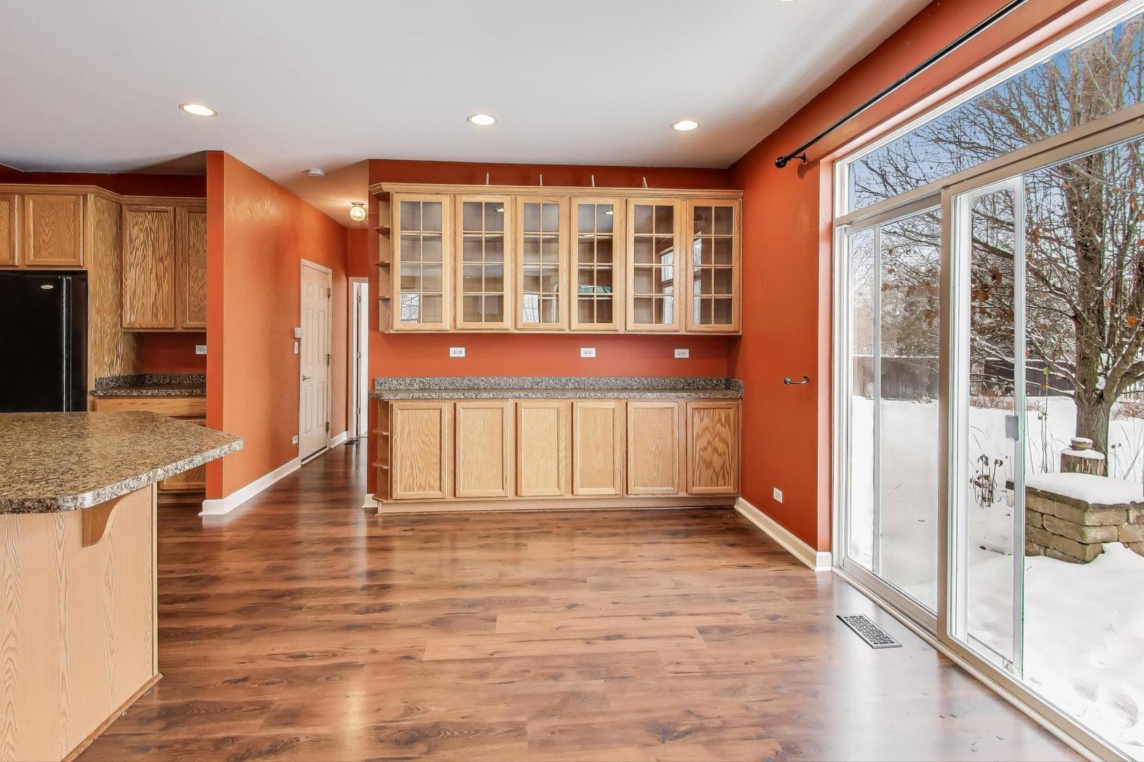 121 Preakness Drive, Oswego, IL 60543