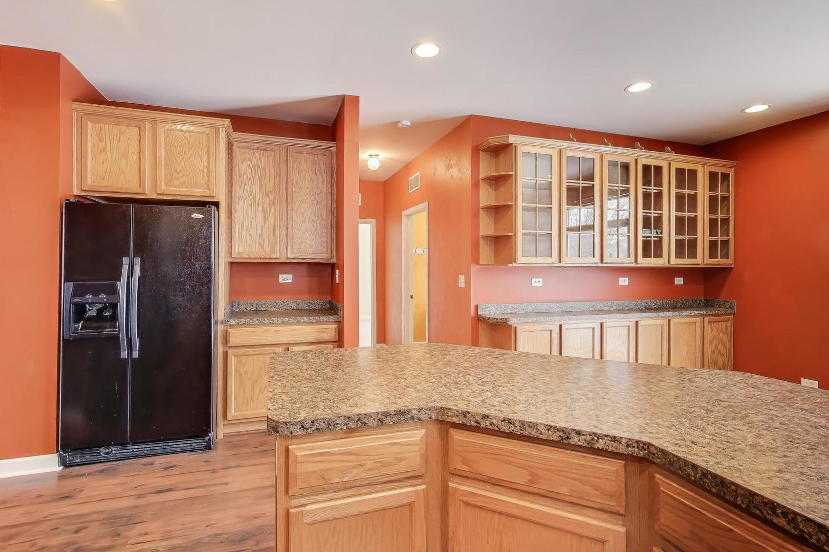 121 Preakness Drive, Oswego, IL 60543