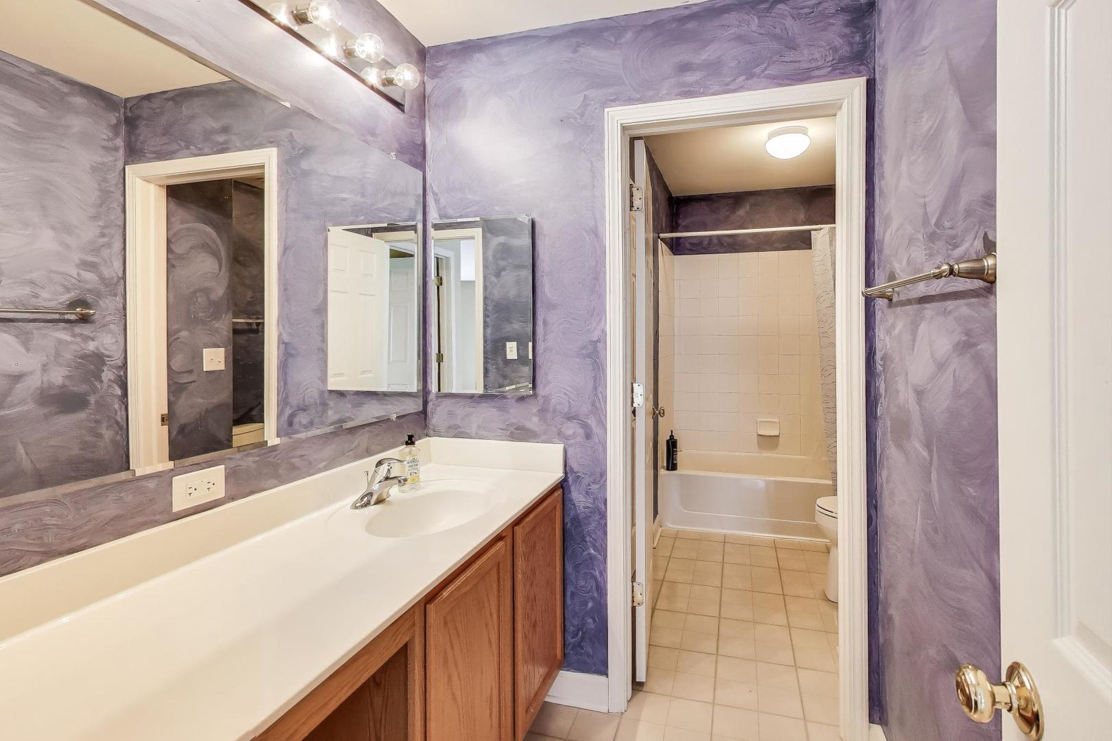 121 Preakness Drive, Oswego, IL 60543