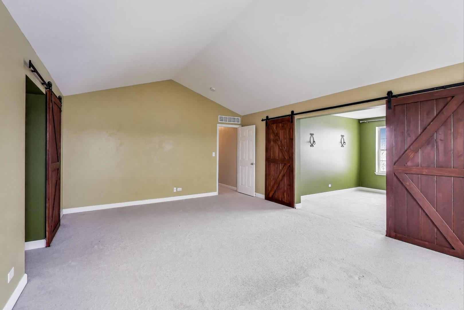 121 Preakness Drive, Oswego, IL 60543