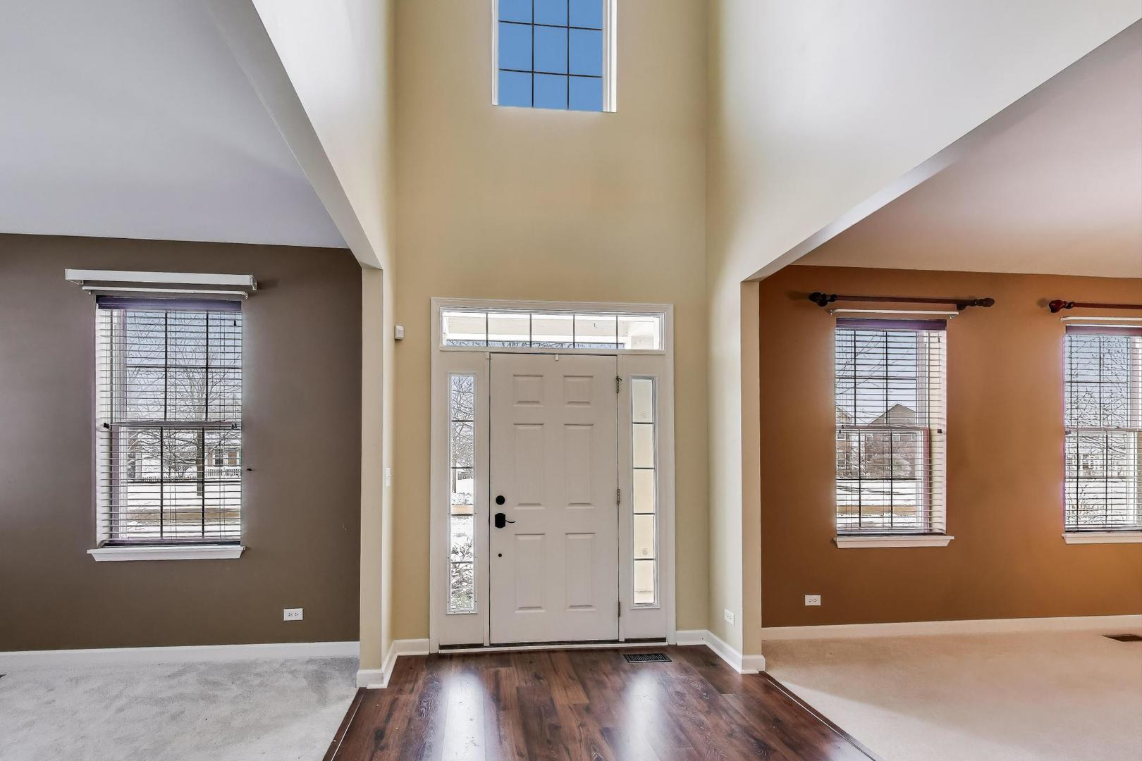 121 Preakness Drive, Oswego, IL 60543