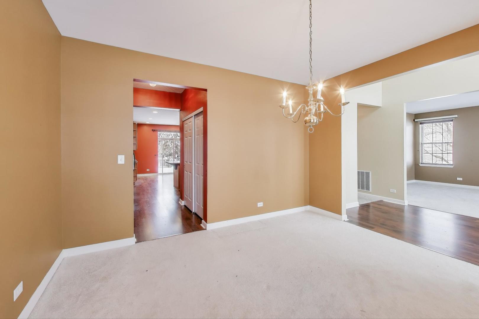 121 Preakness Drive, Oswego, IL 60543