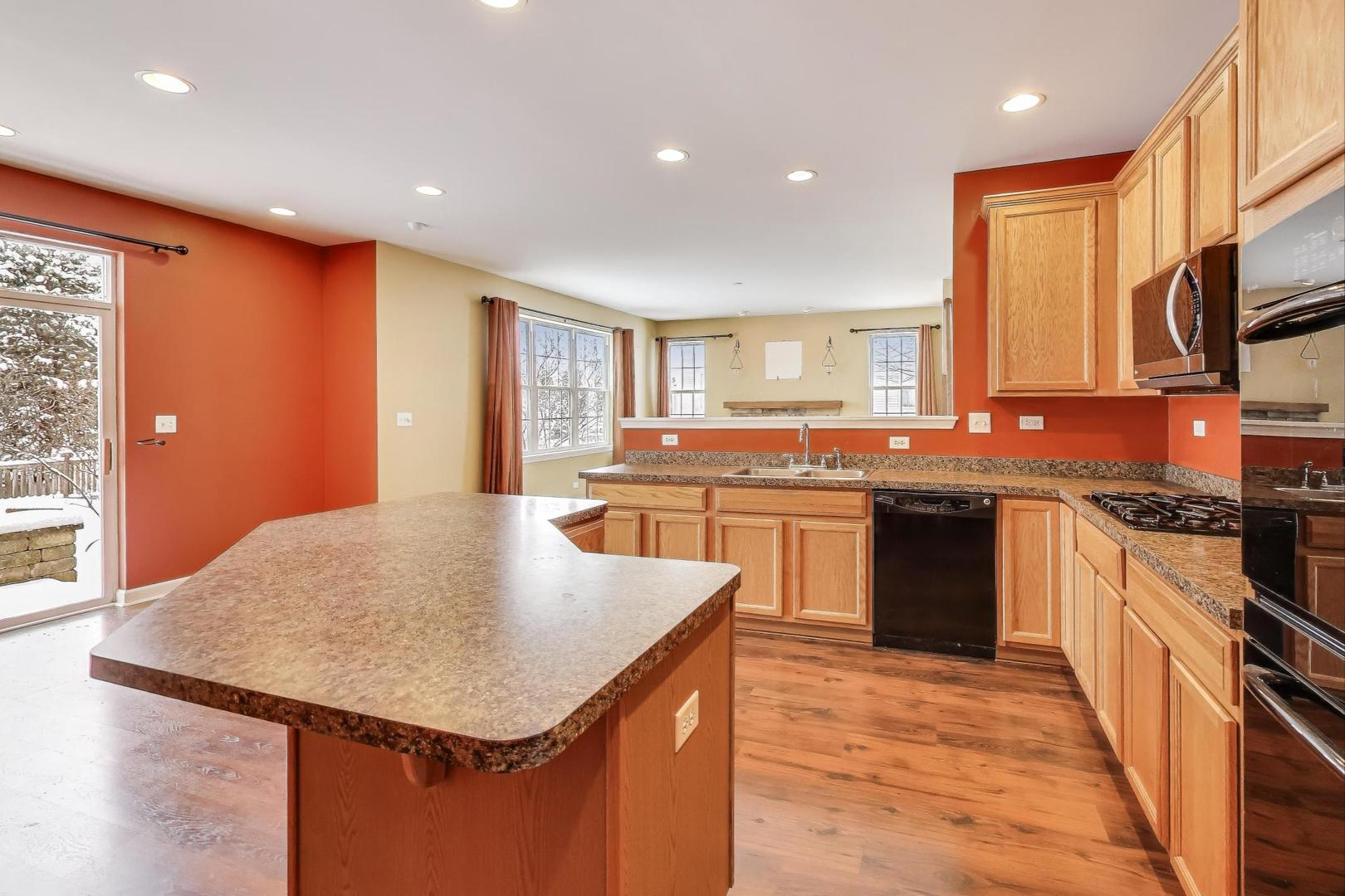 121 Preakness Drive, Oswego, IL 60543