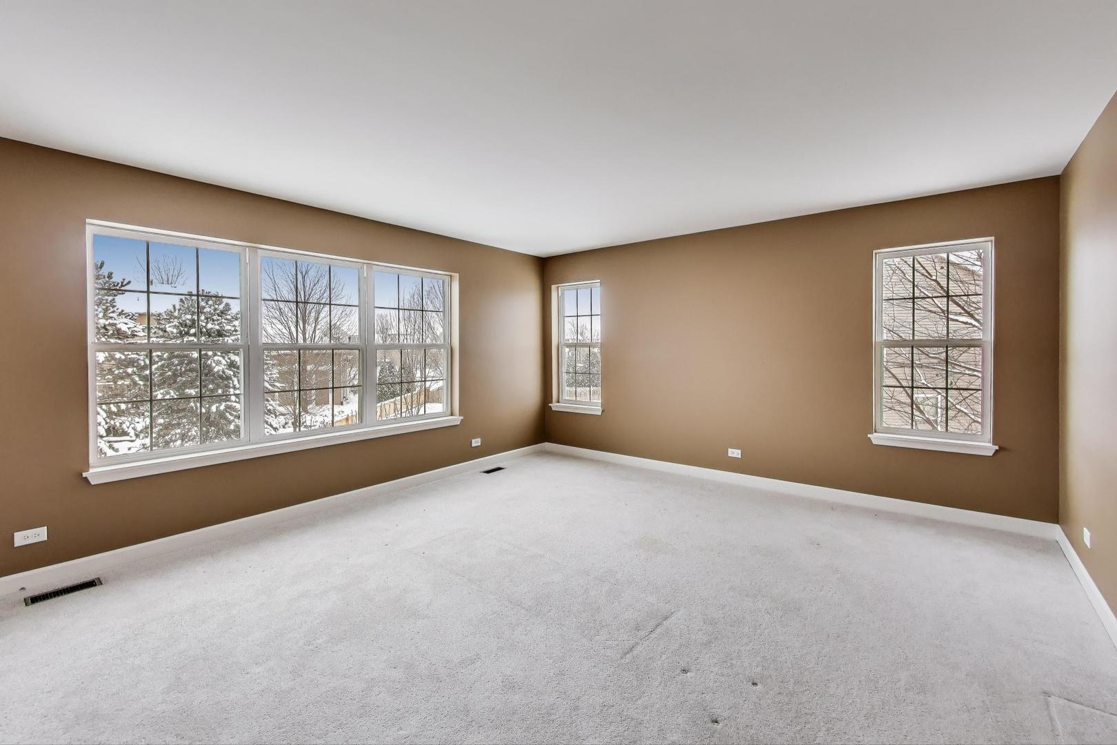 121 Preakness Drive, Oswego, IL 60543