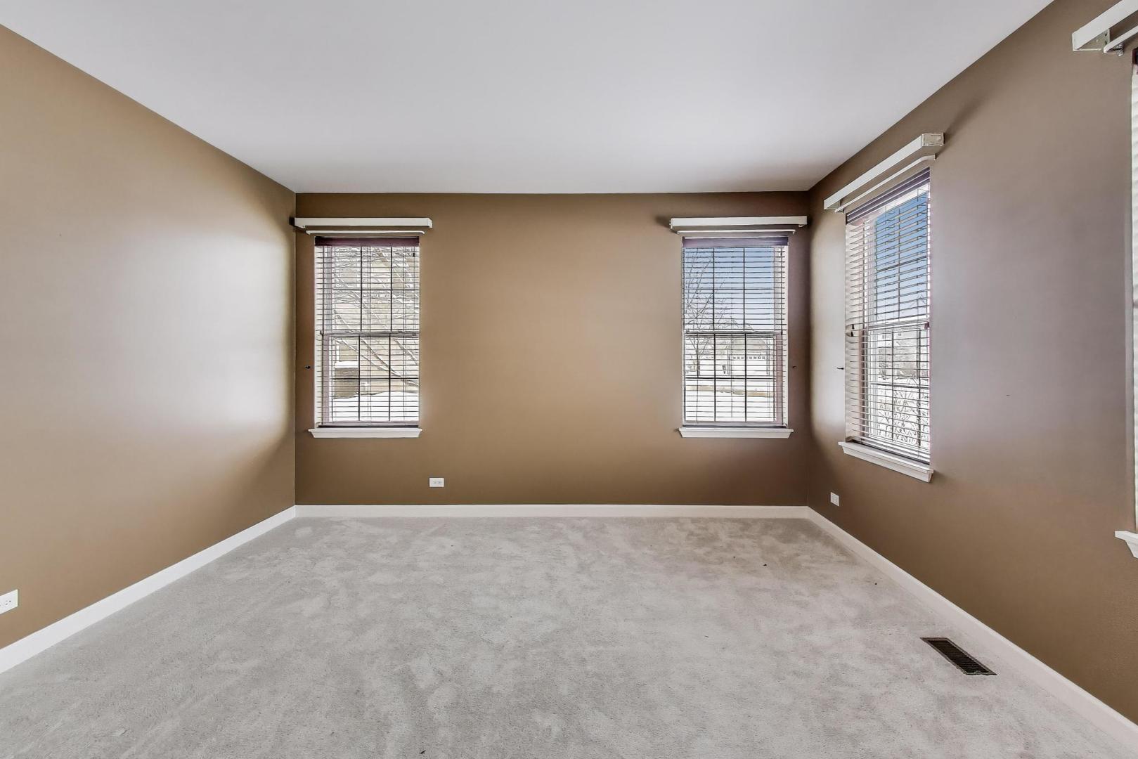 121 Preakness Drive, Oswego, IL 60543