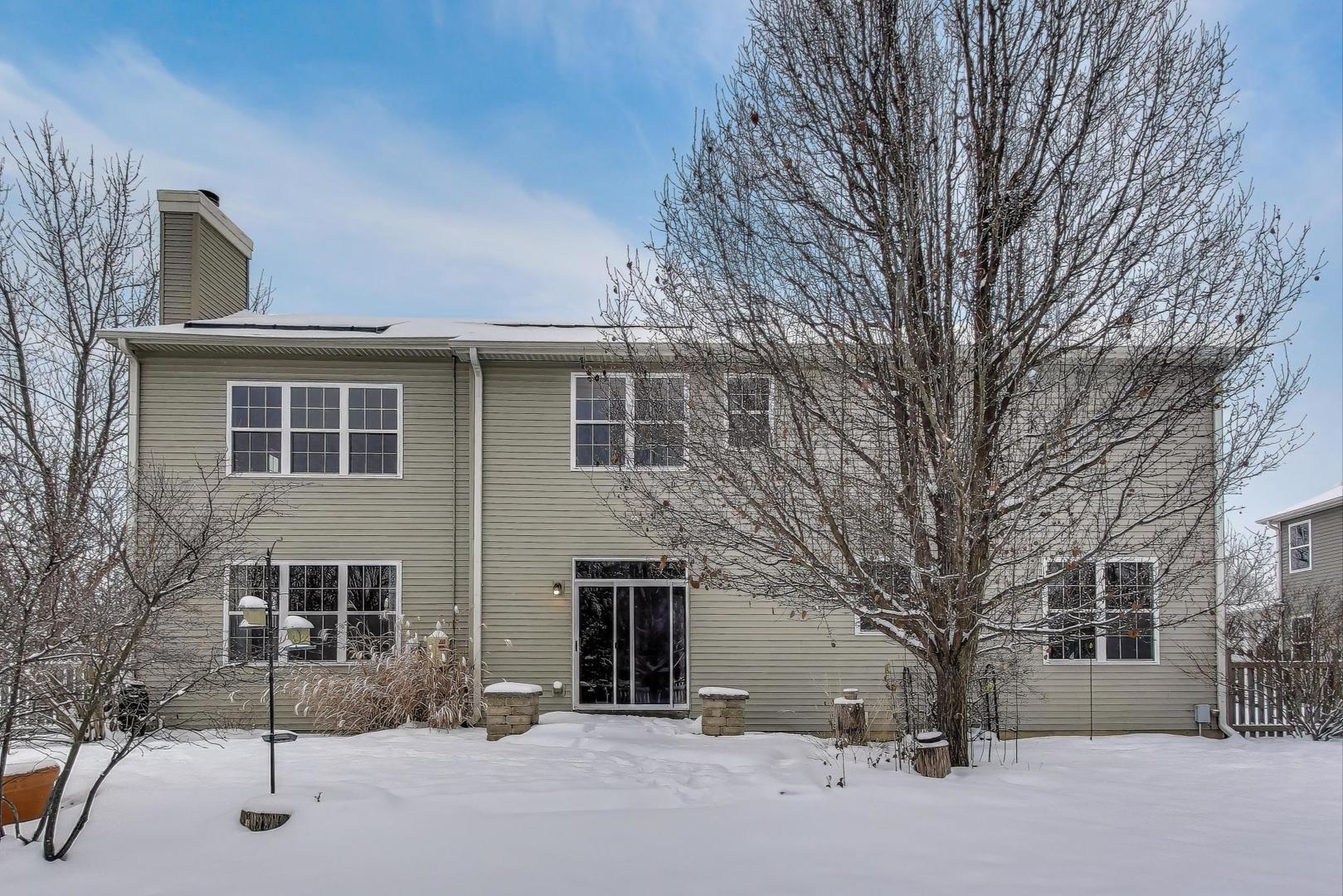 121 Preakness Drive, Oswego, IL 60543