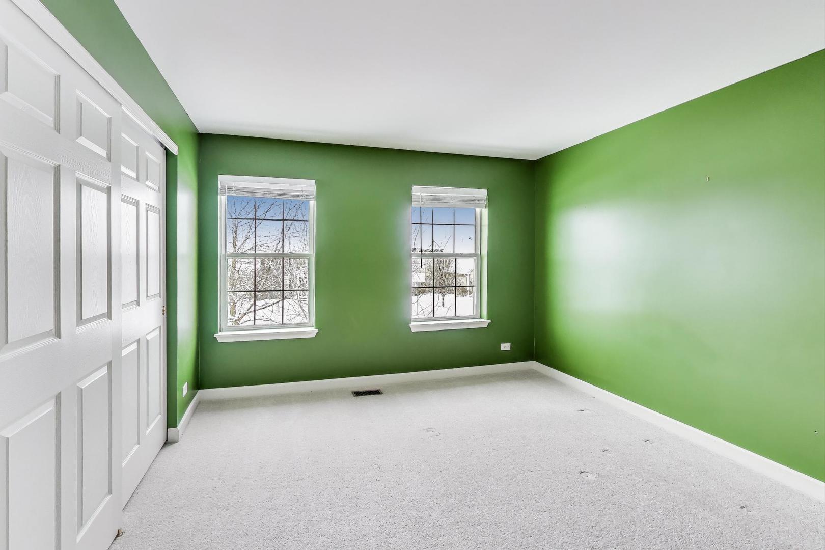 121 Preakness Drive, Oswego, IL 60543