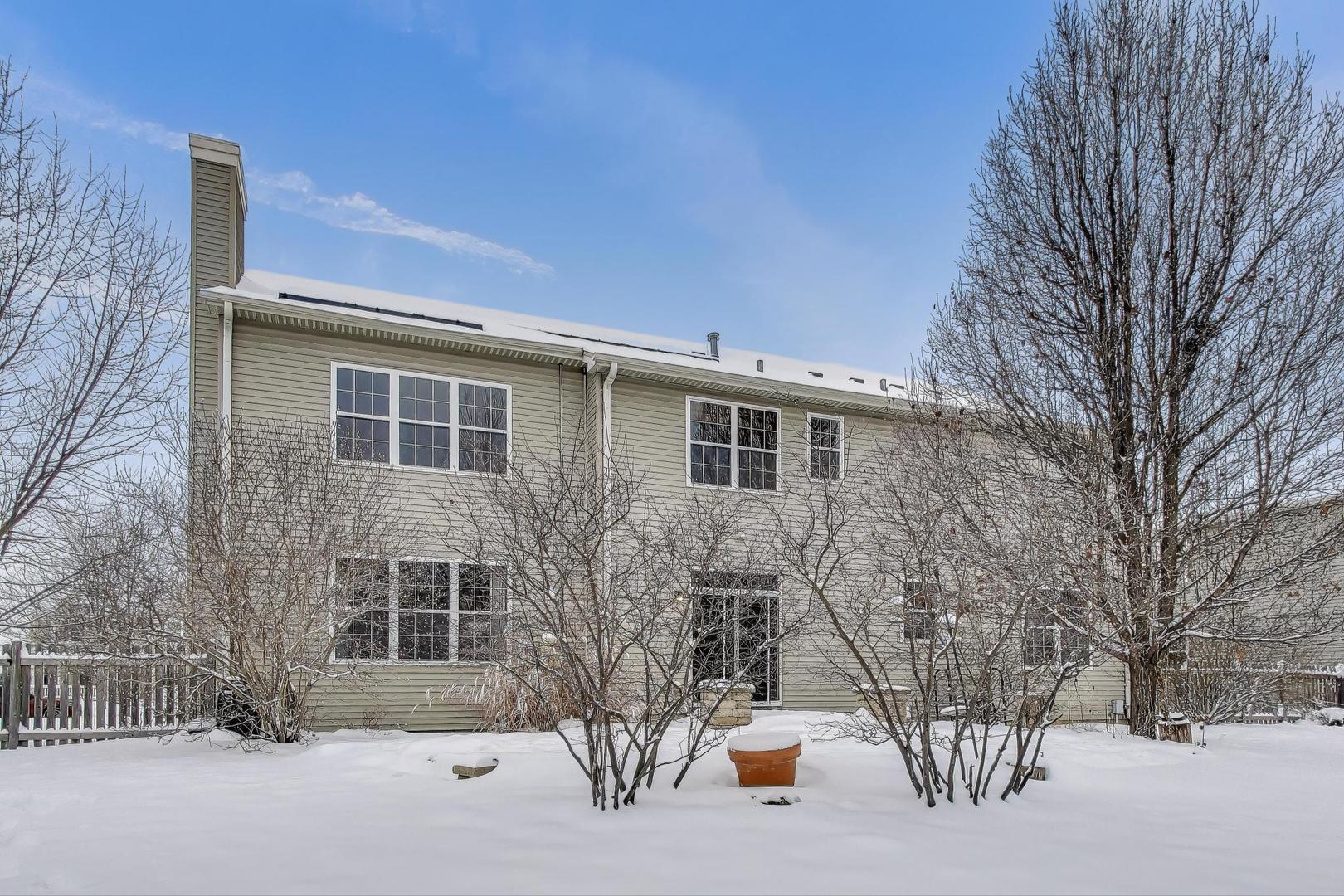 121 Preakness Drive, Oswego, IL 60543