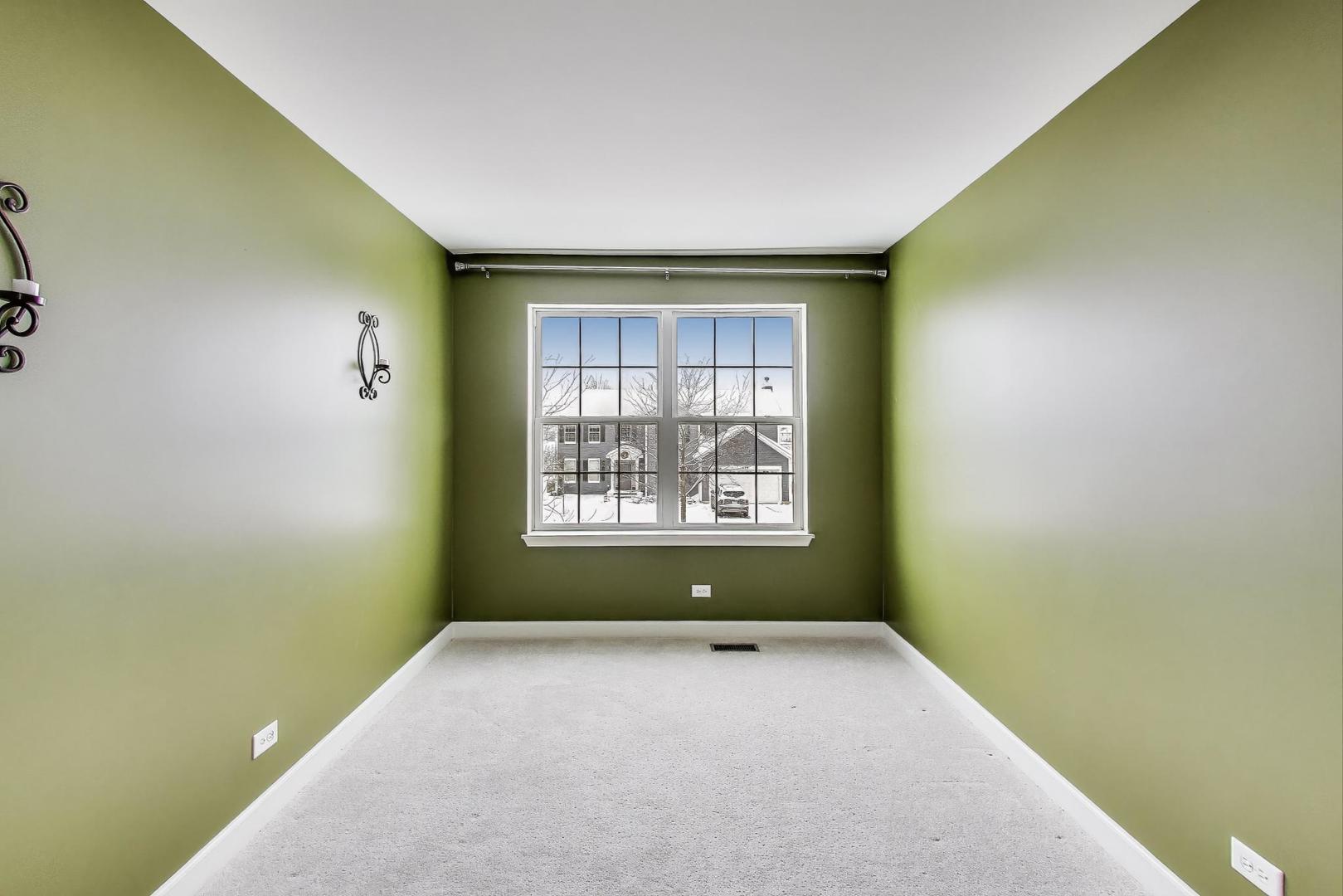 121 Preakness Drive, Oswego, IL 60543