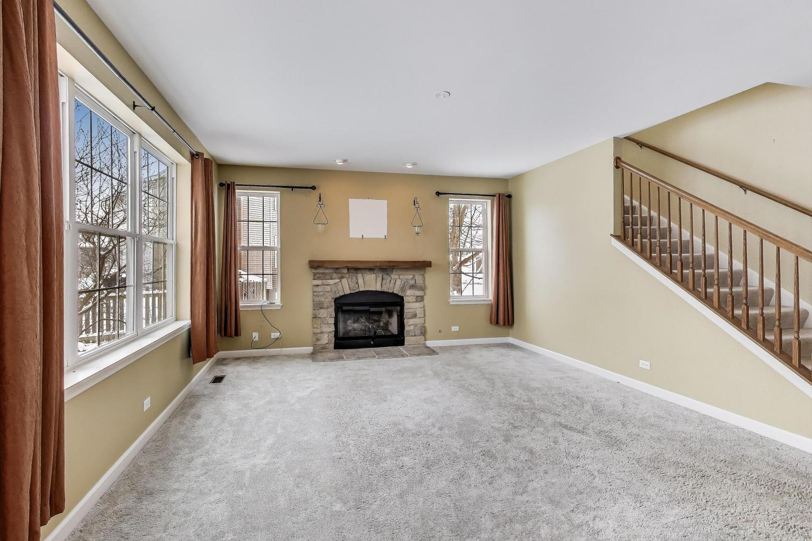 121 Preakness Drive, Oswego, IL 60543