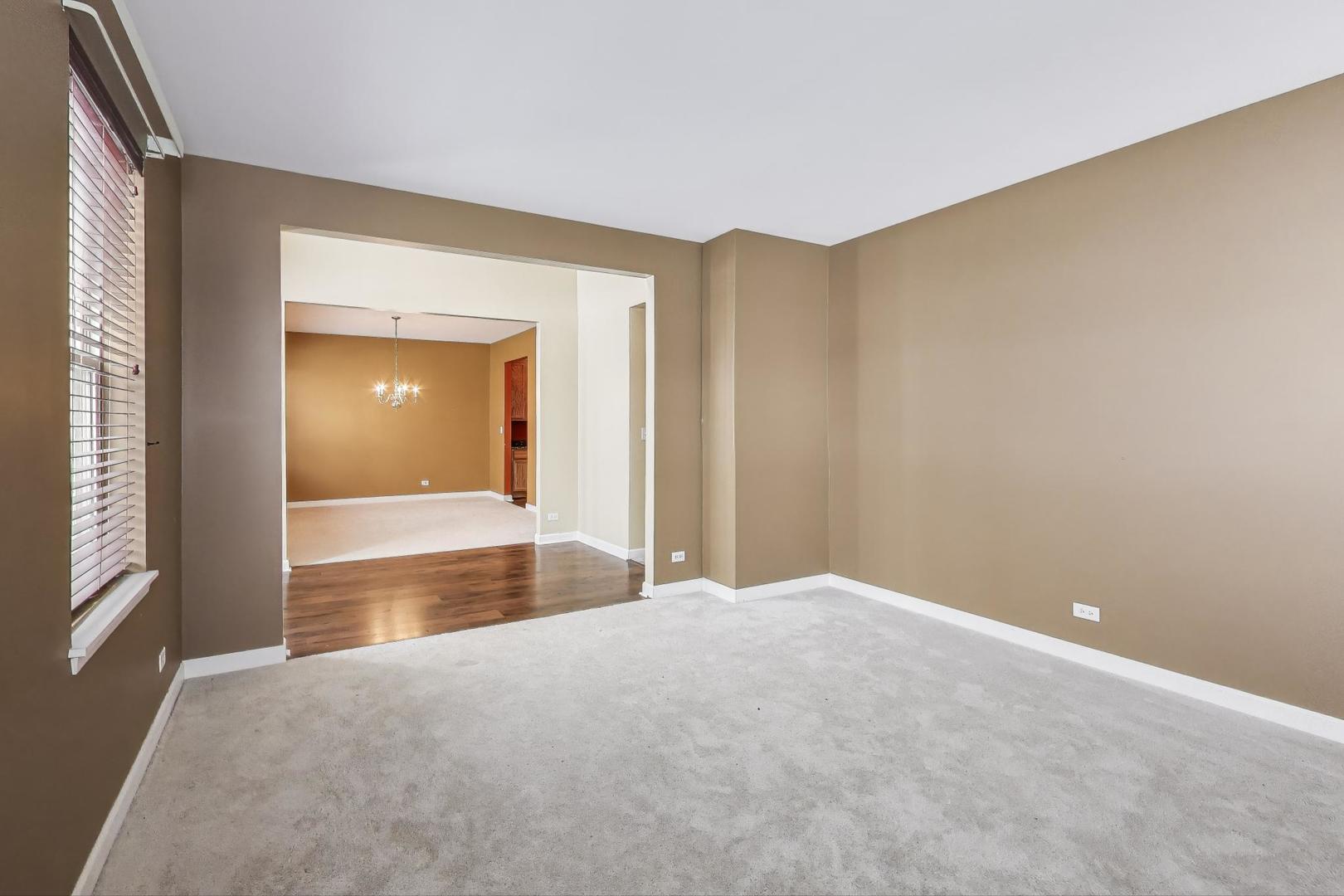 121 Preakness Drive, Oswego, IL 60543