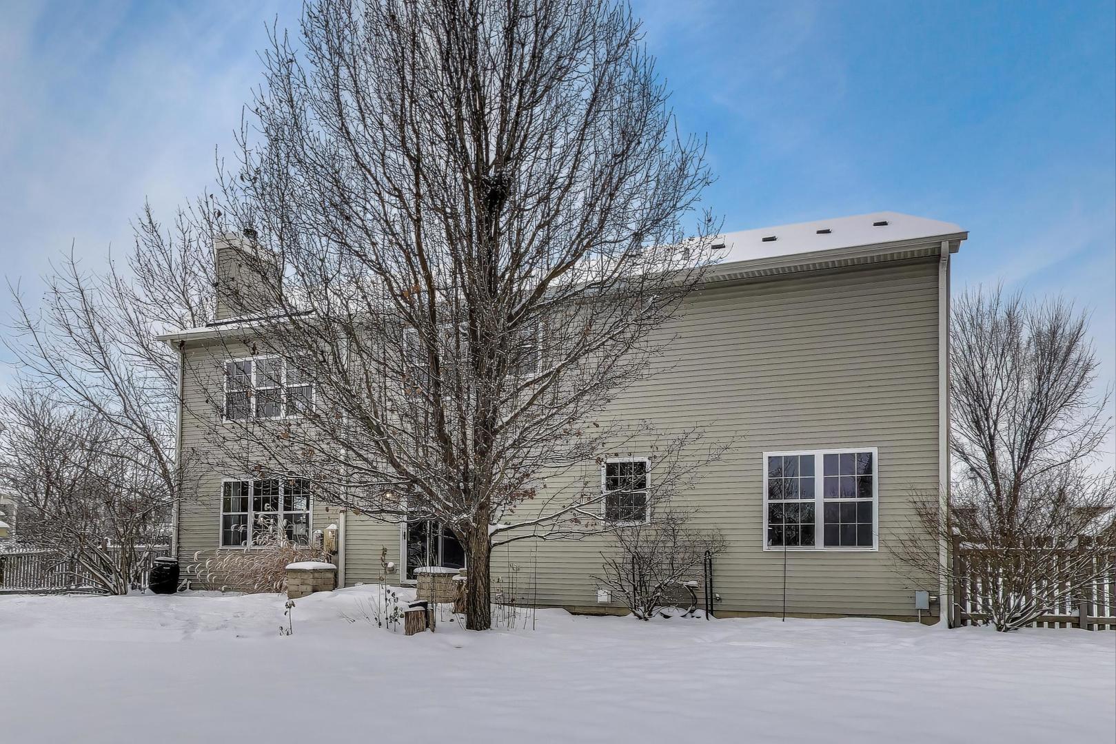 121 Preakness Drive, Oswego, IL 60543