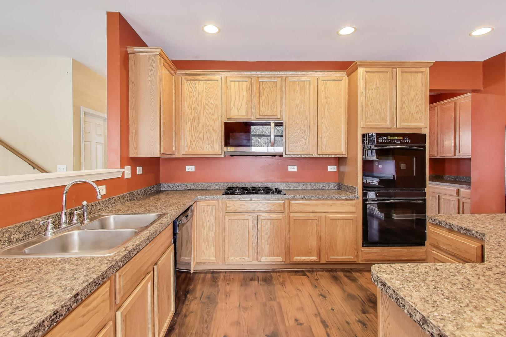 121 Preakness Drive, Oswego, IL 60543