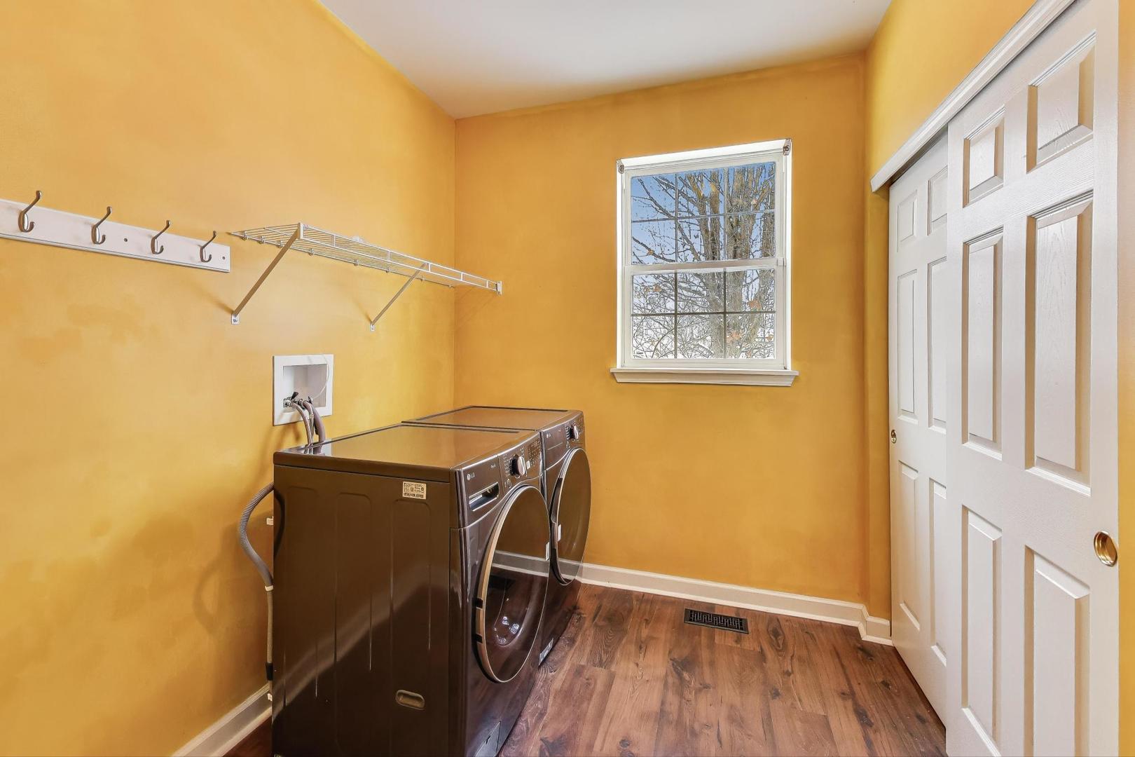 121 Preakness Drive, Oswego, IL 60543