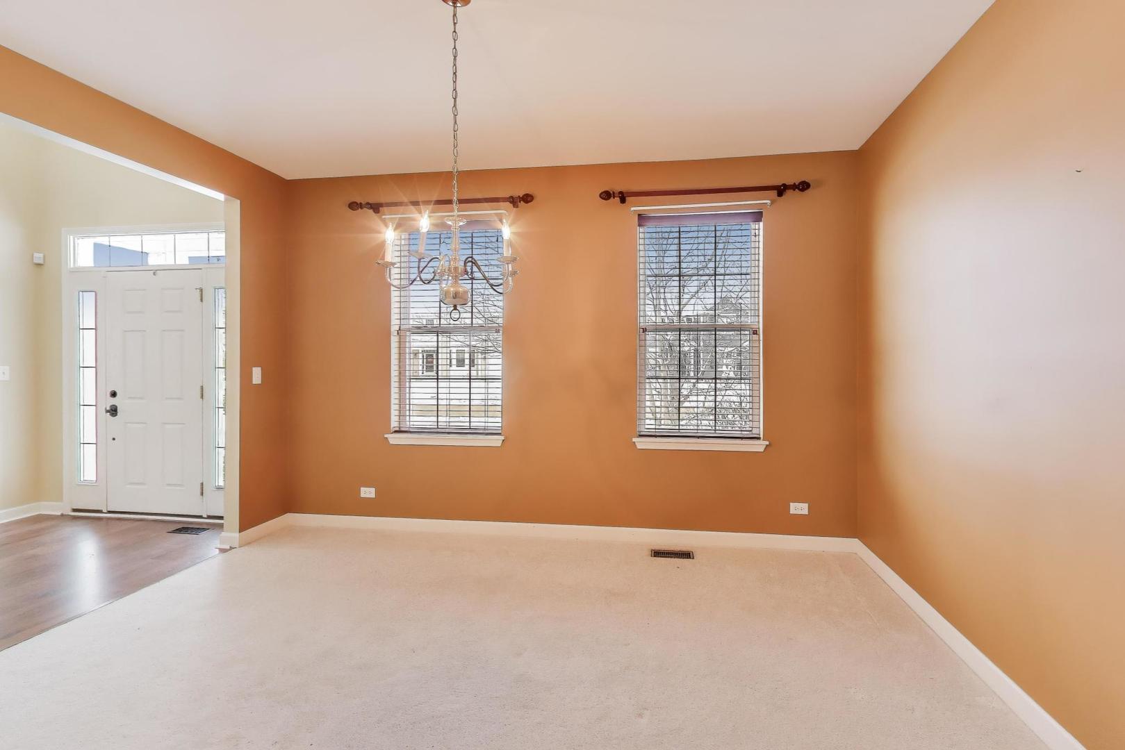 121 Preakness Drive, Oswego, IL 60543