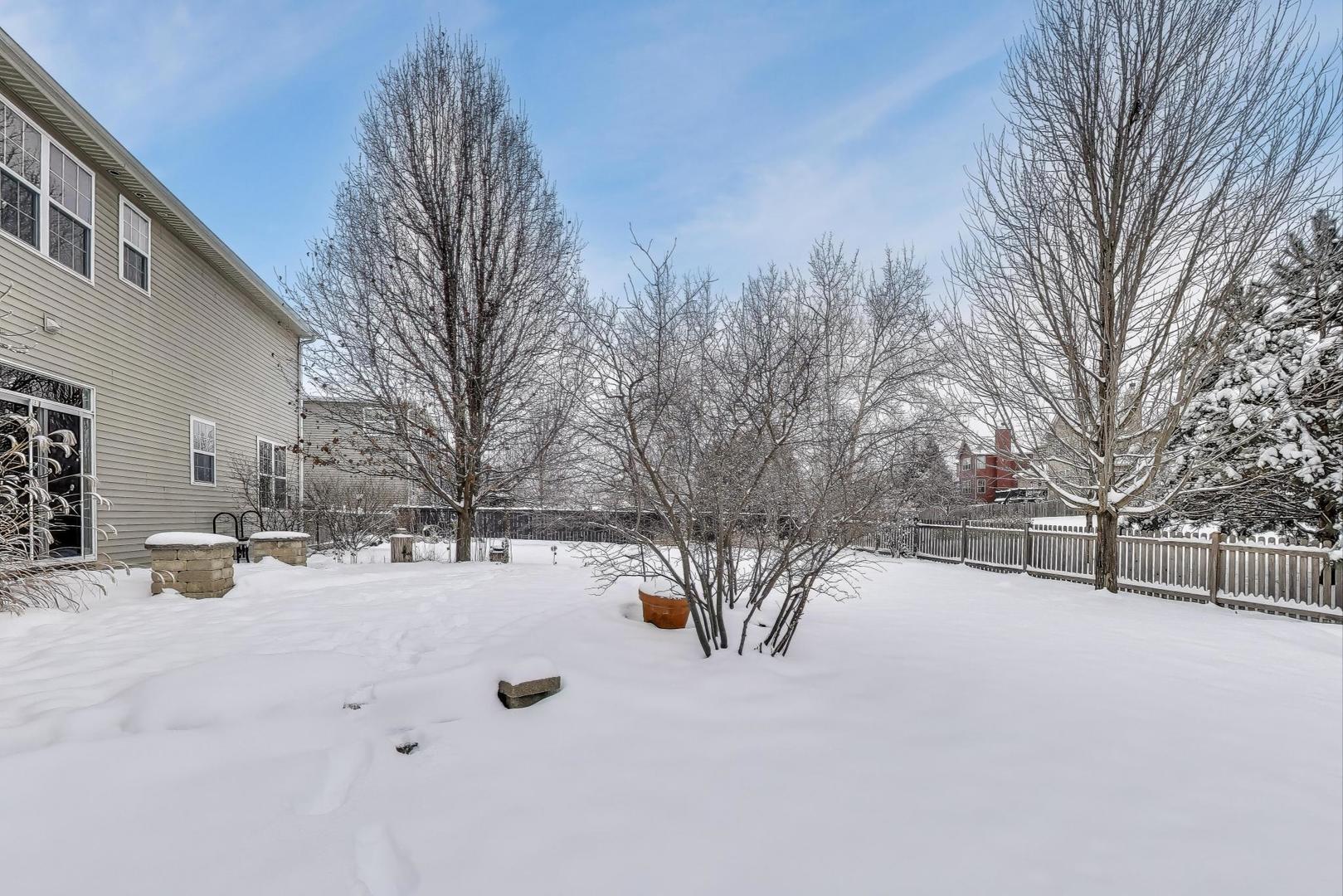 121 Preakness Drive, Oswego, IL 60543