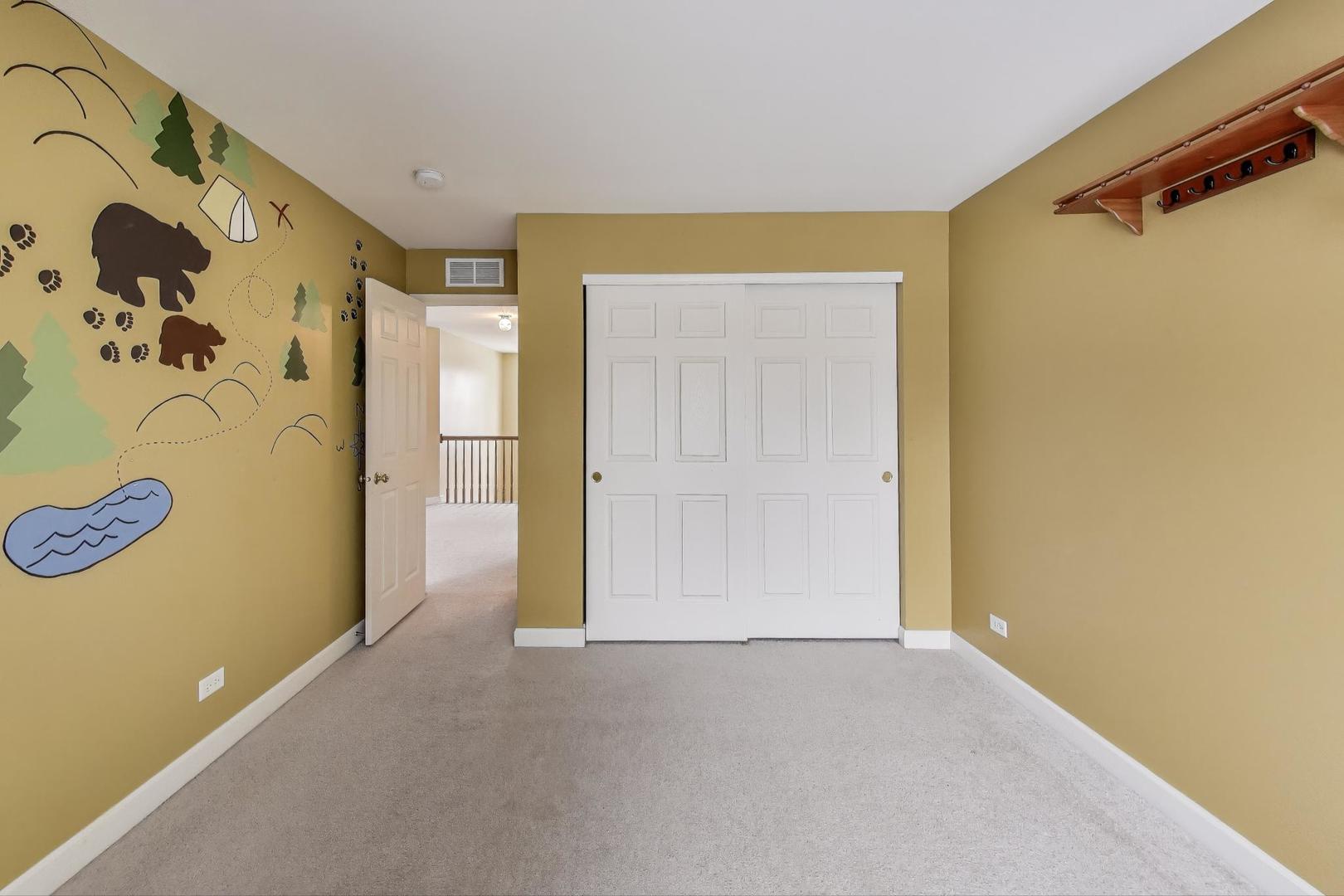 121 Preakness Drive, Oswego, IL 60543