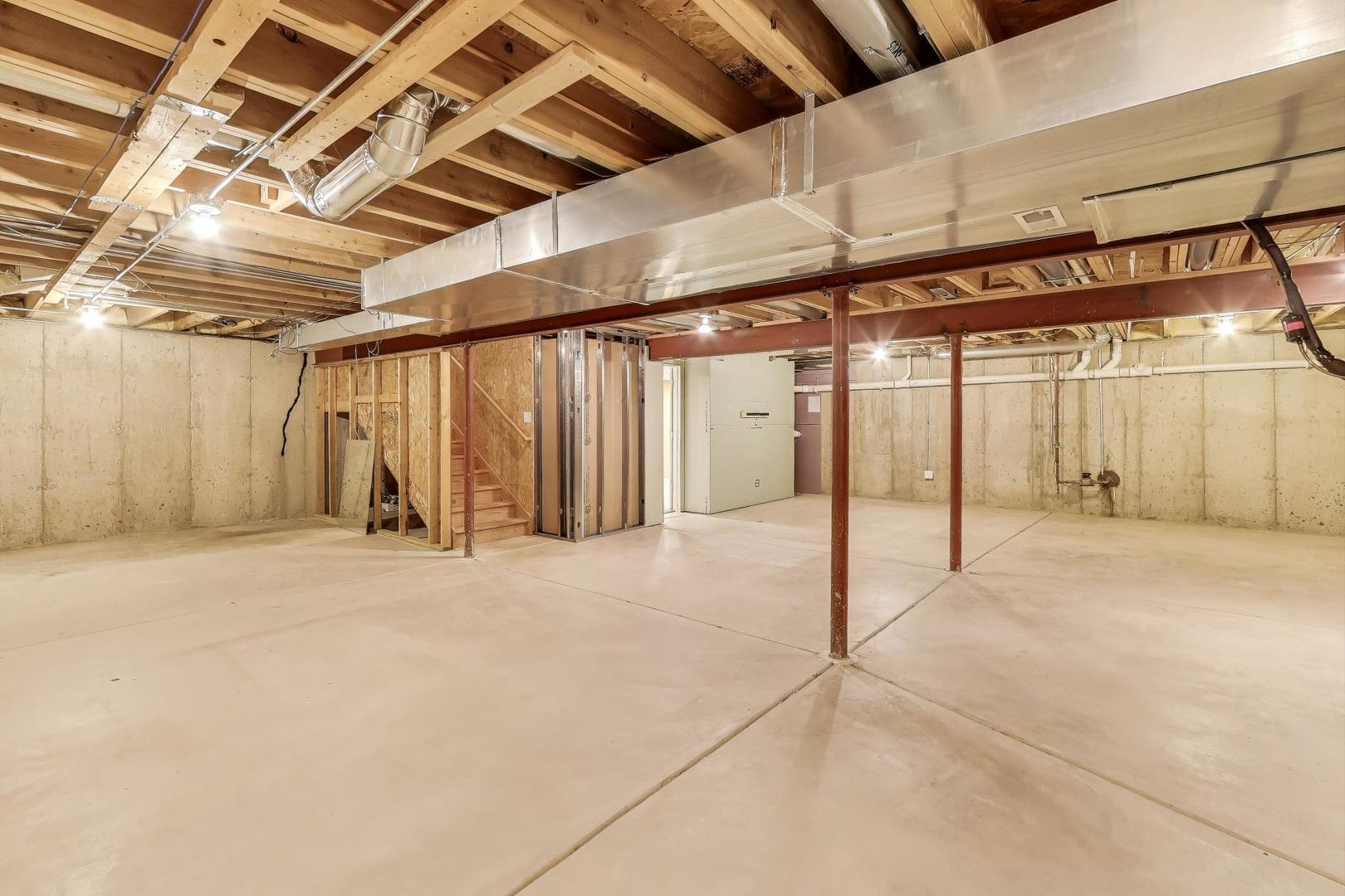 121 Preakness Drive, Oswego, IL 60543