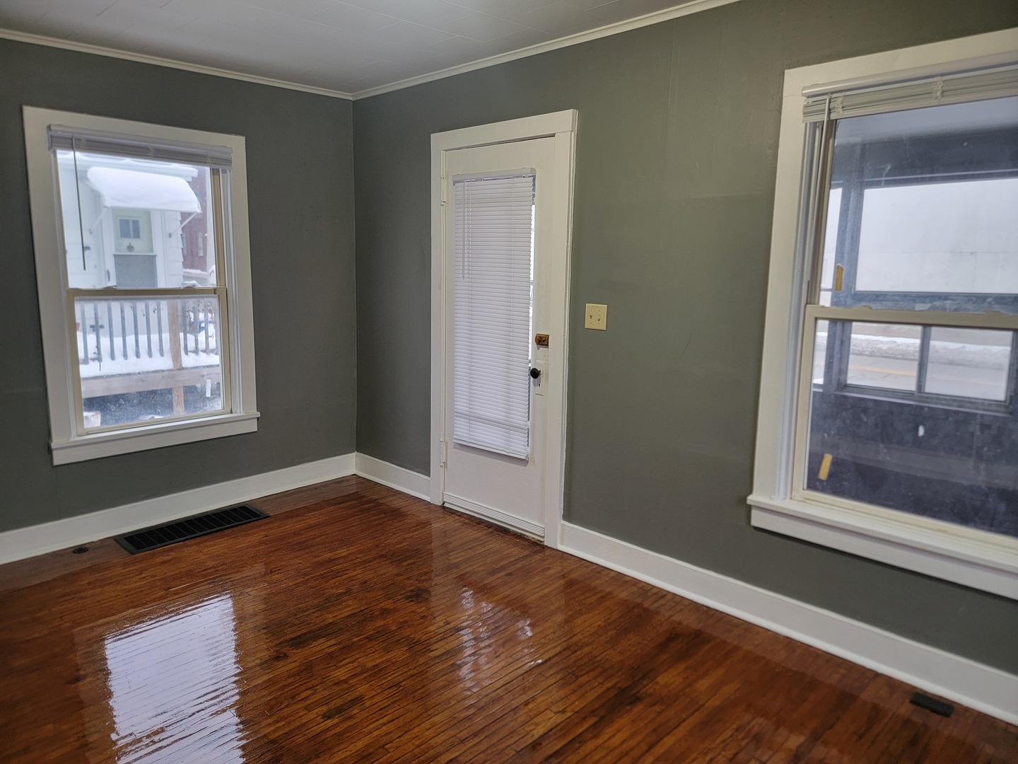 406 E Oakland Avenue, Bloomington, IL 61701